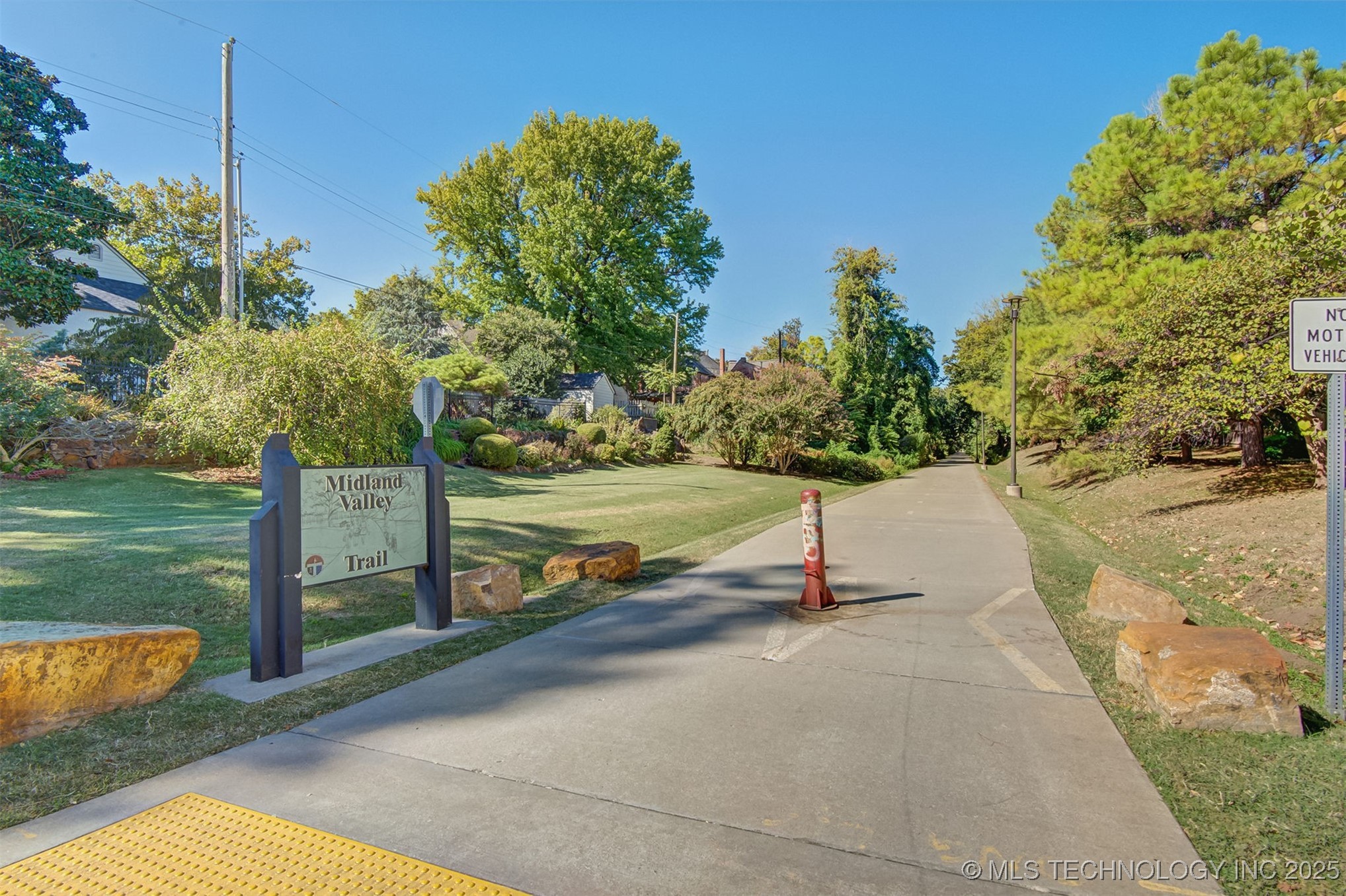 6 E 22nd Street A-205