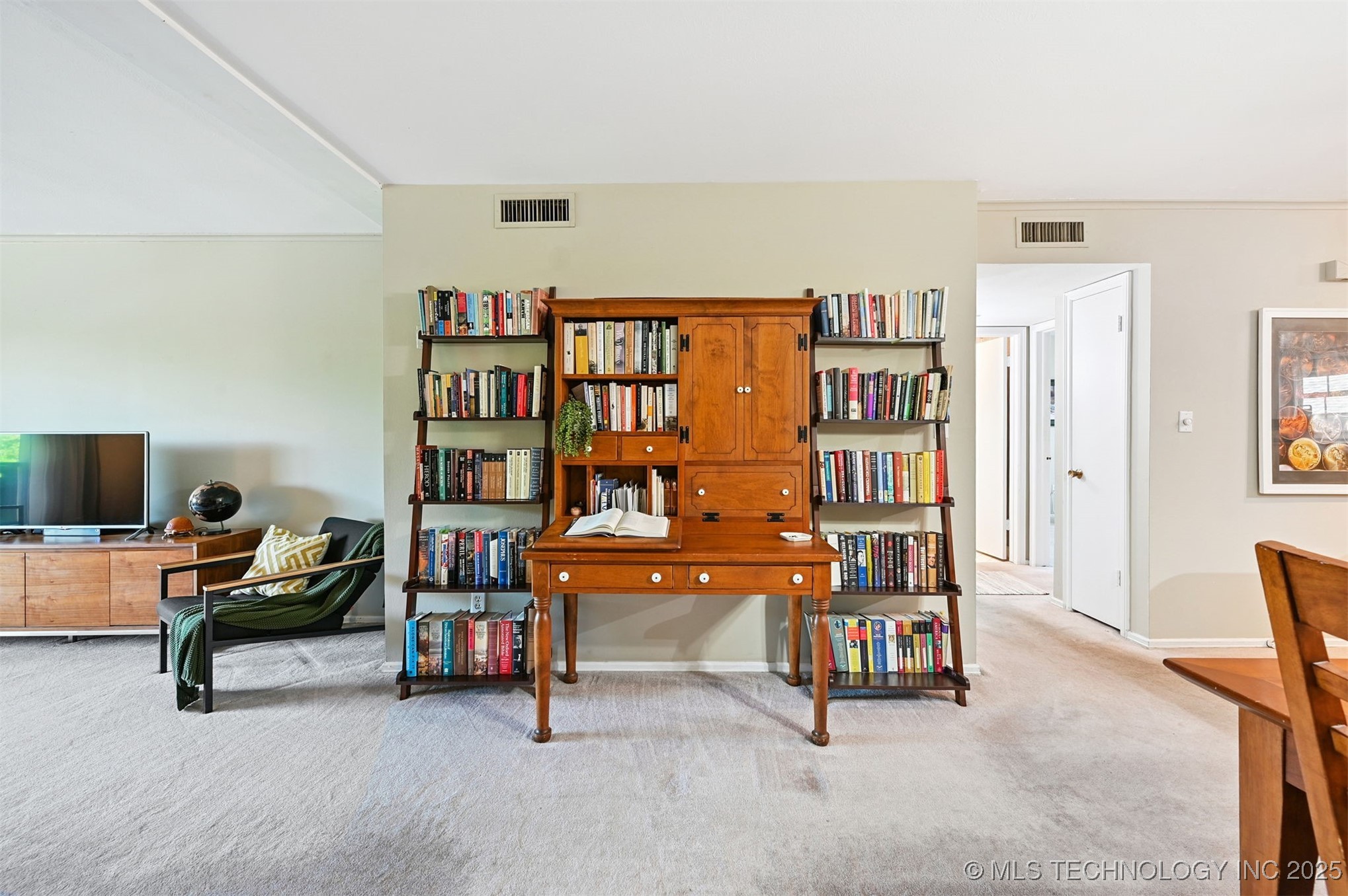 6 E 22nd Street A-205