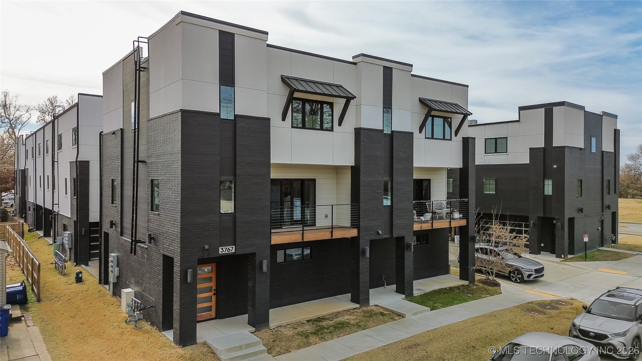 3767 S Riverside Drive E 3767