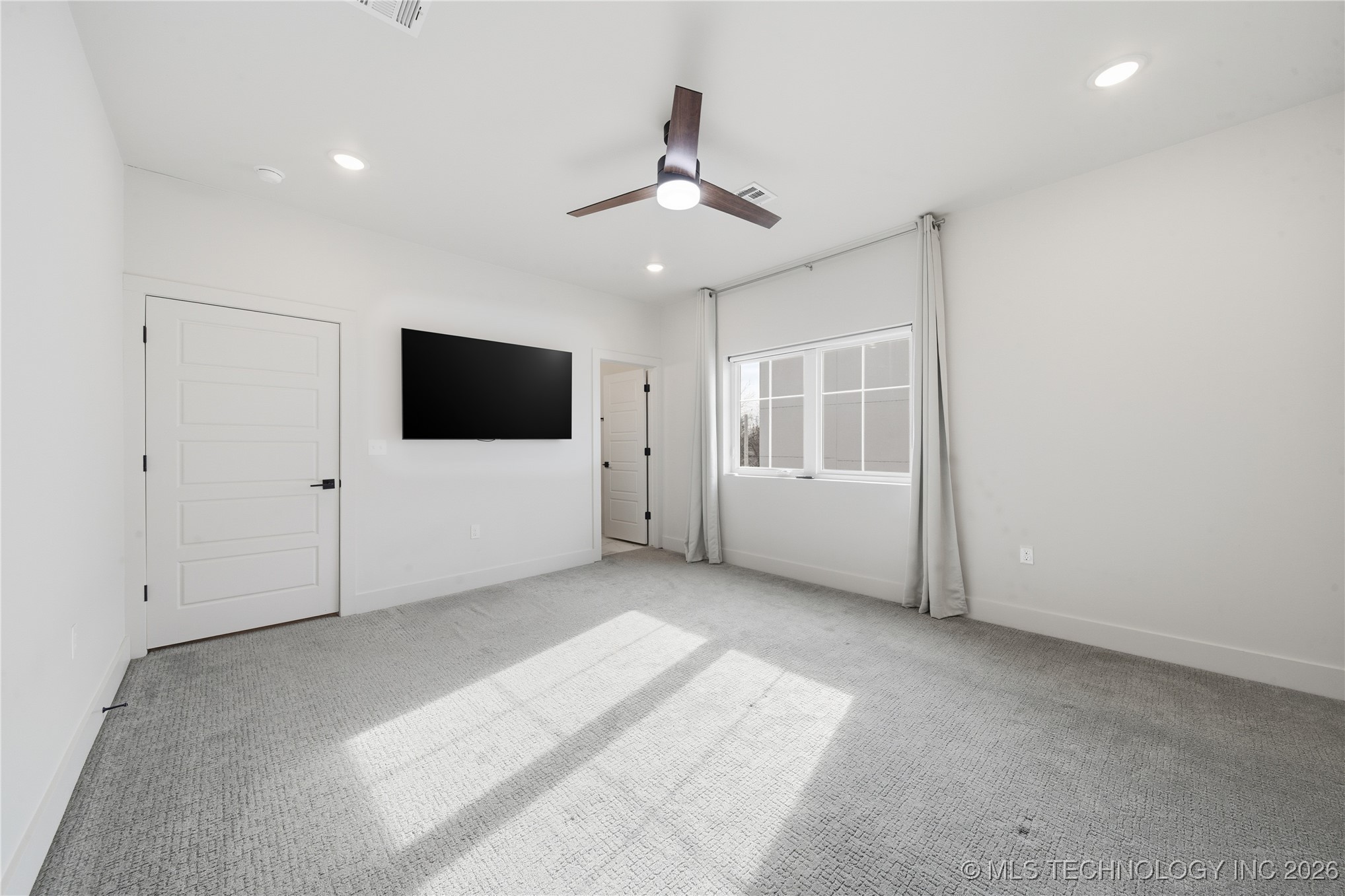 3767 S Riverside Drive E 3767