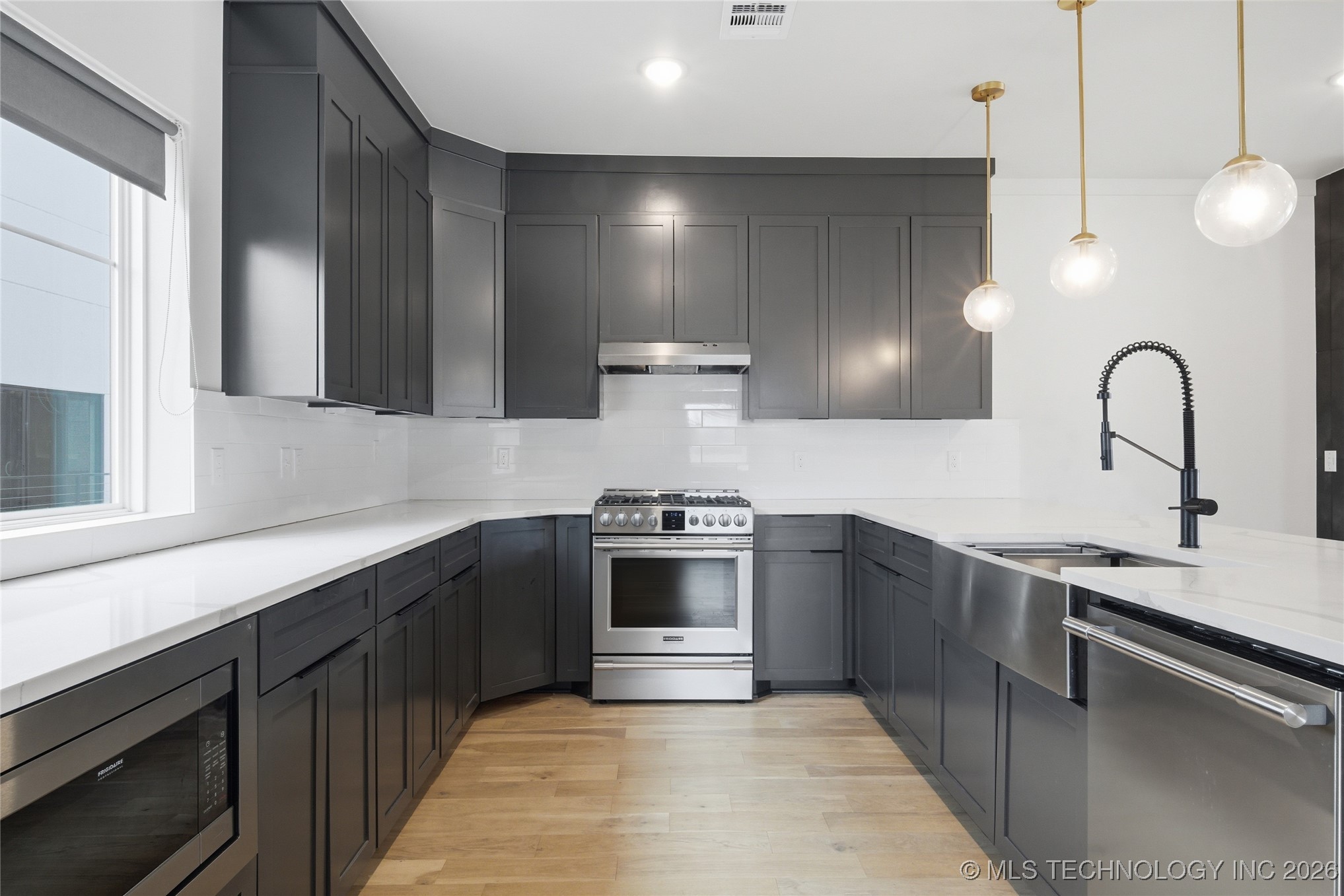 3767 S Riverside Drive E 3767