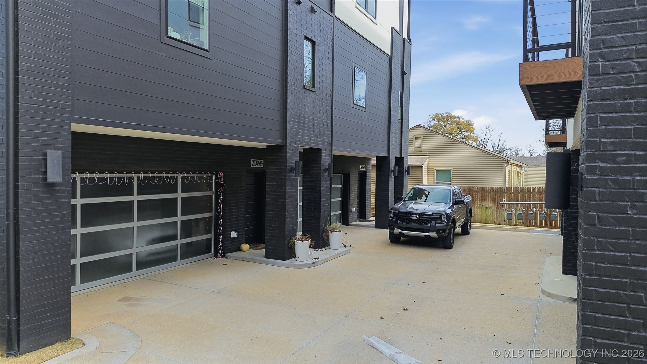 3767 S Riverside Drive E 3767