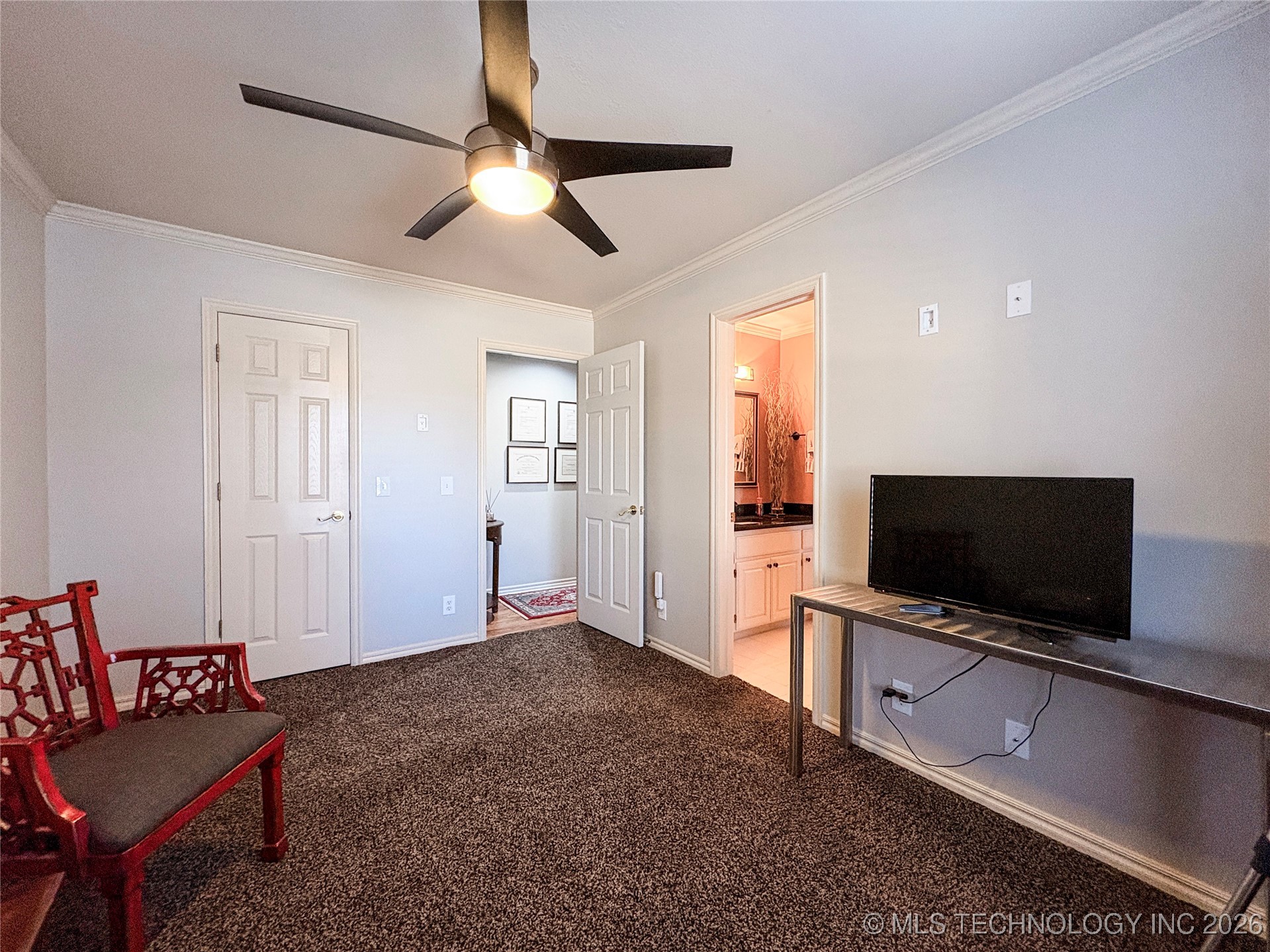 2808 E 82nd Place