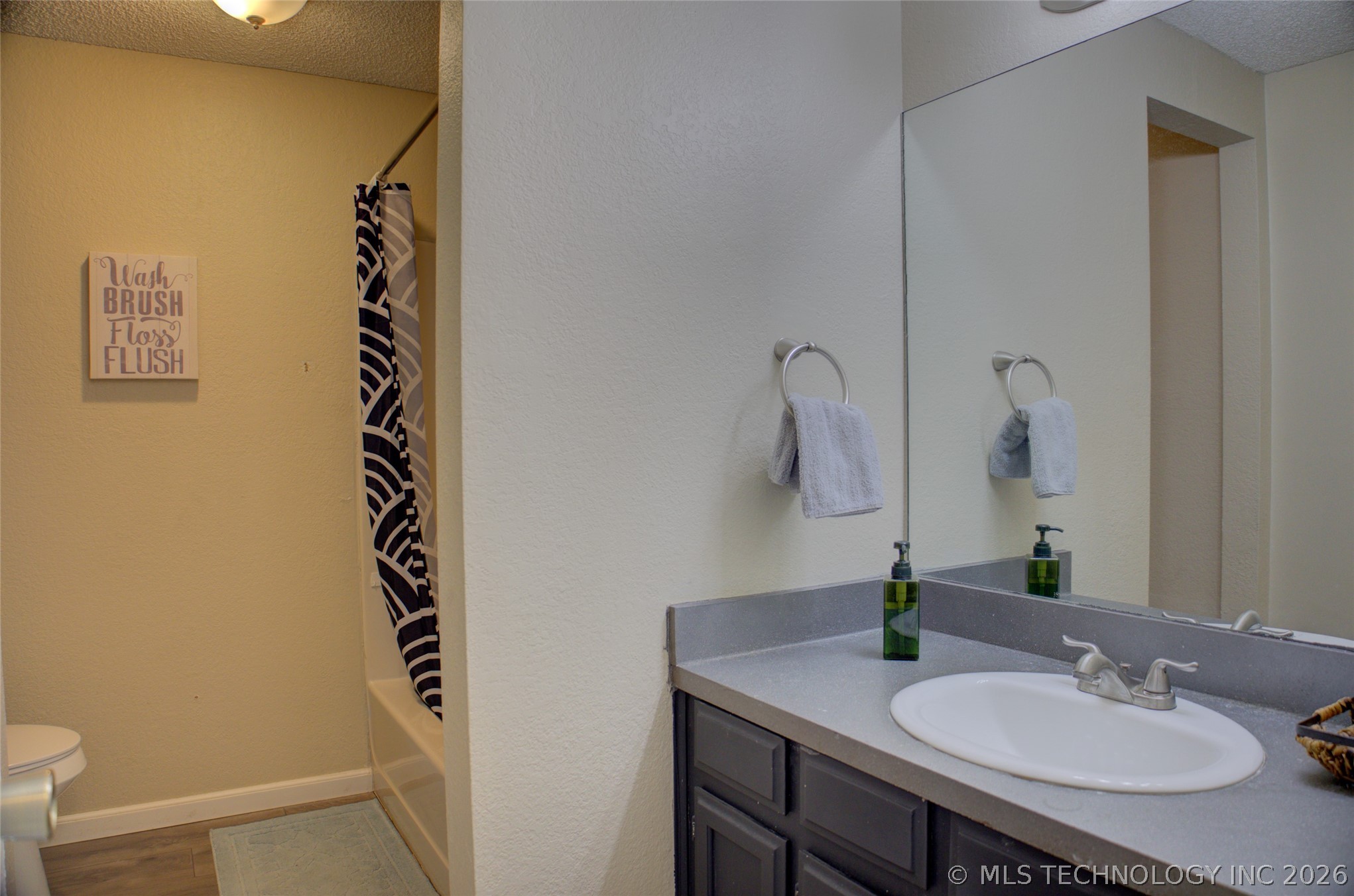 1811 W El Paso Place