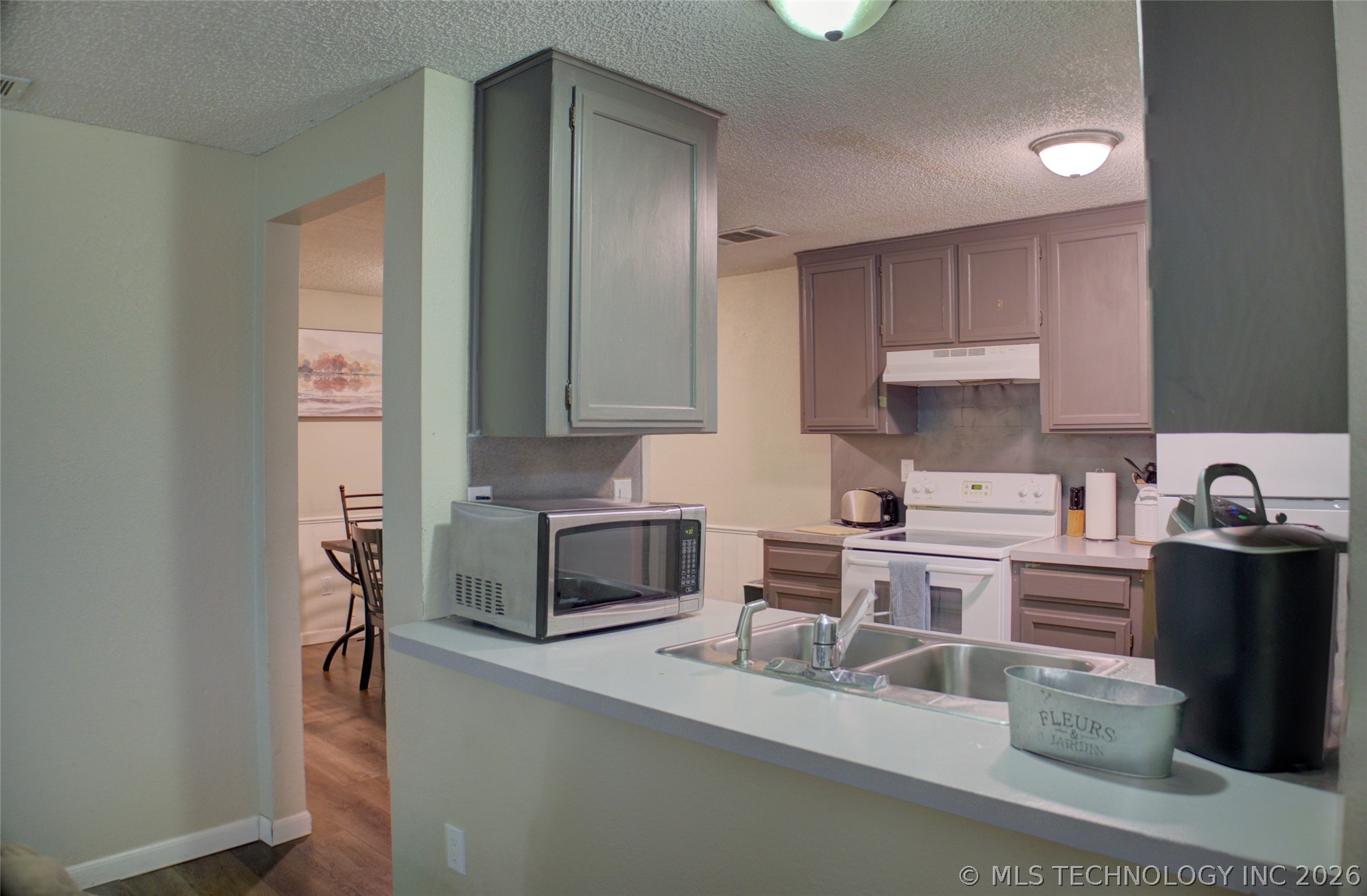 1811 W El Paso Place