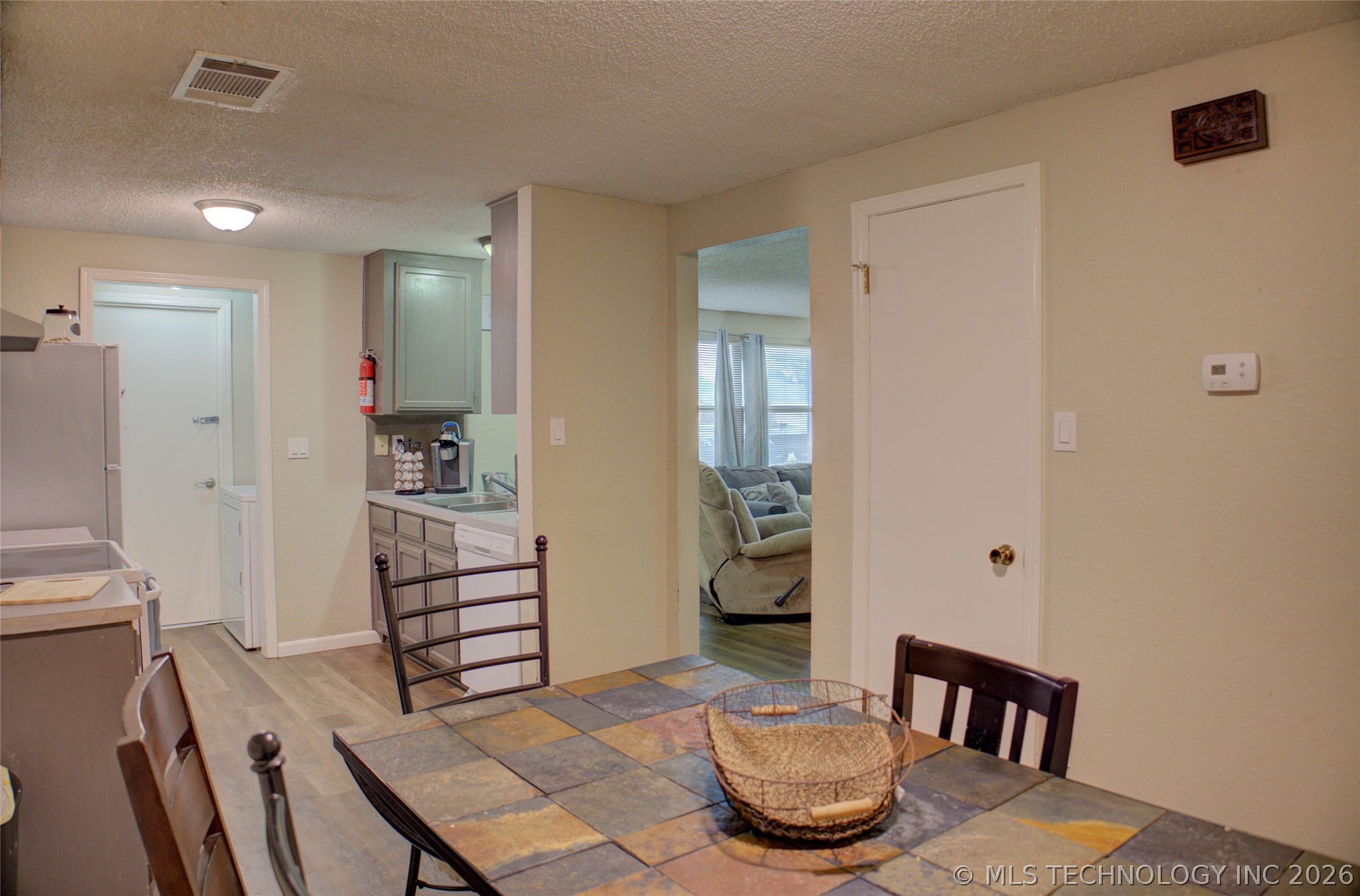 1811 W El Paso Place