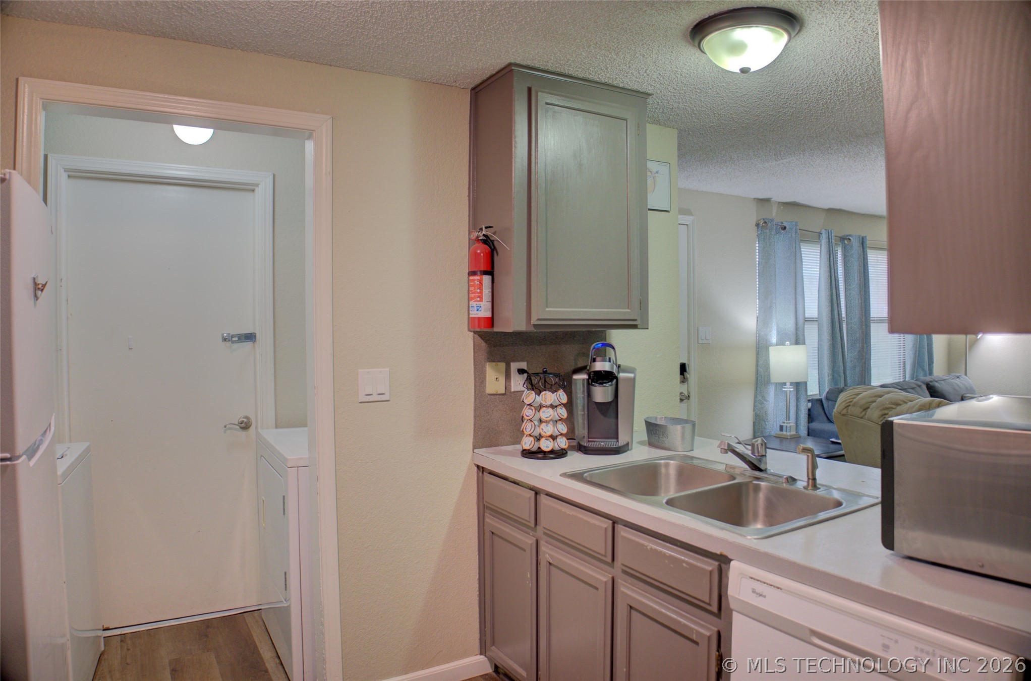 1811 W El Paso Place
