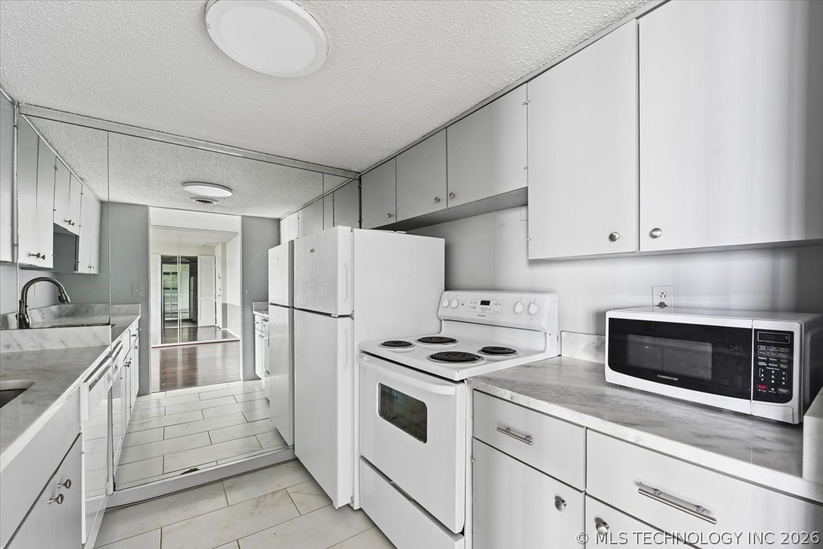 1502 S Boulder Avenue 10L