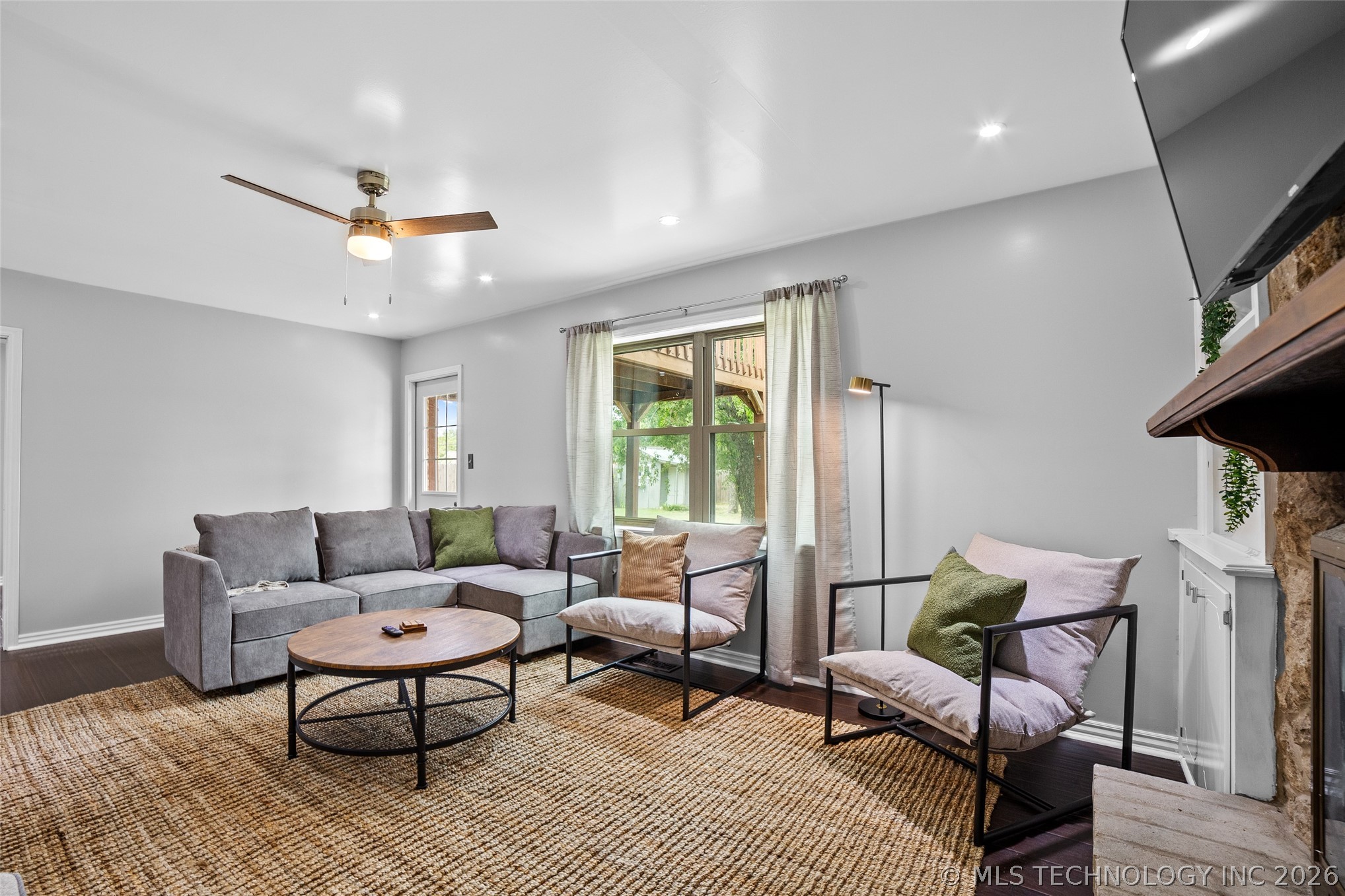 6525 E 56th Place