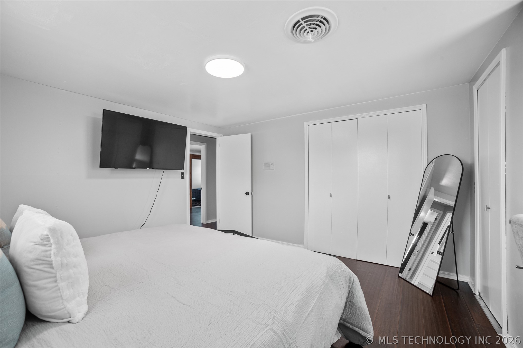 6525 E 56th Place