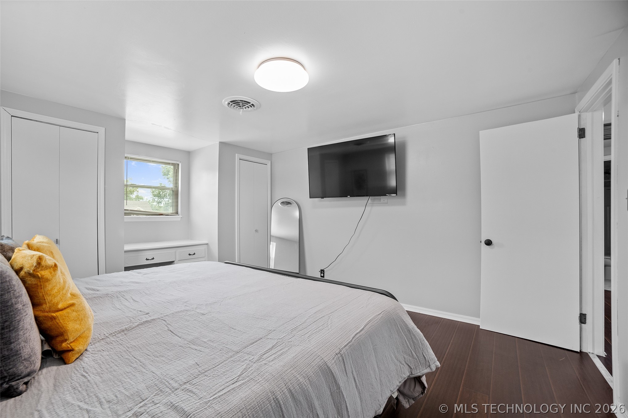 6525 E 56th Place