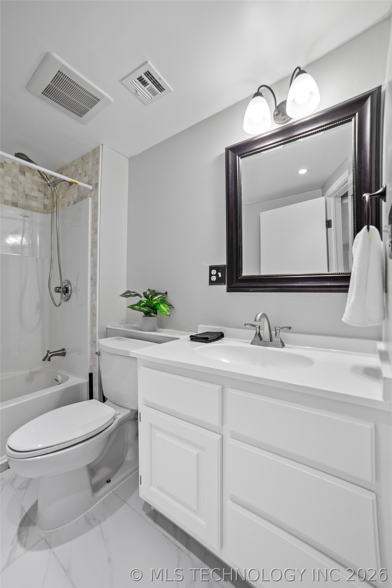 6525 E 56th Place