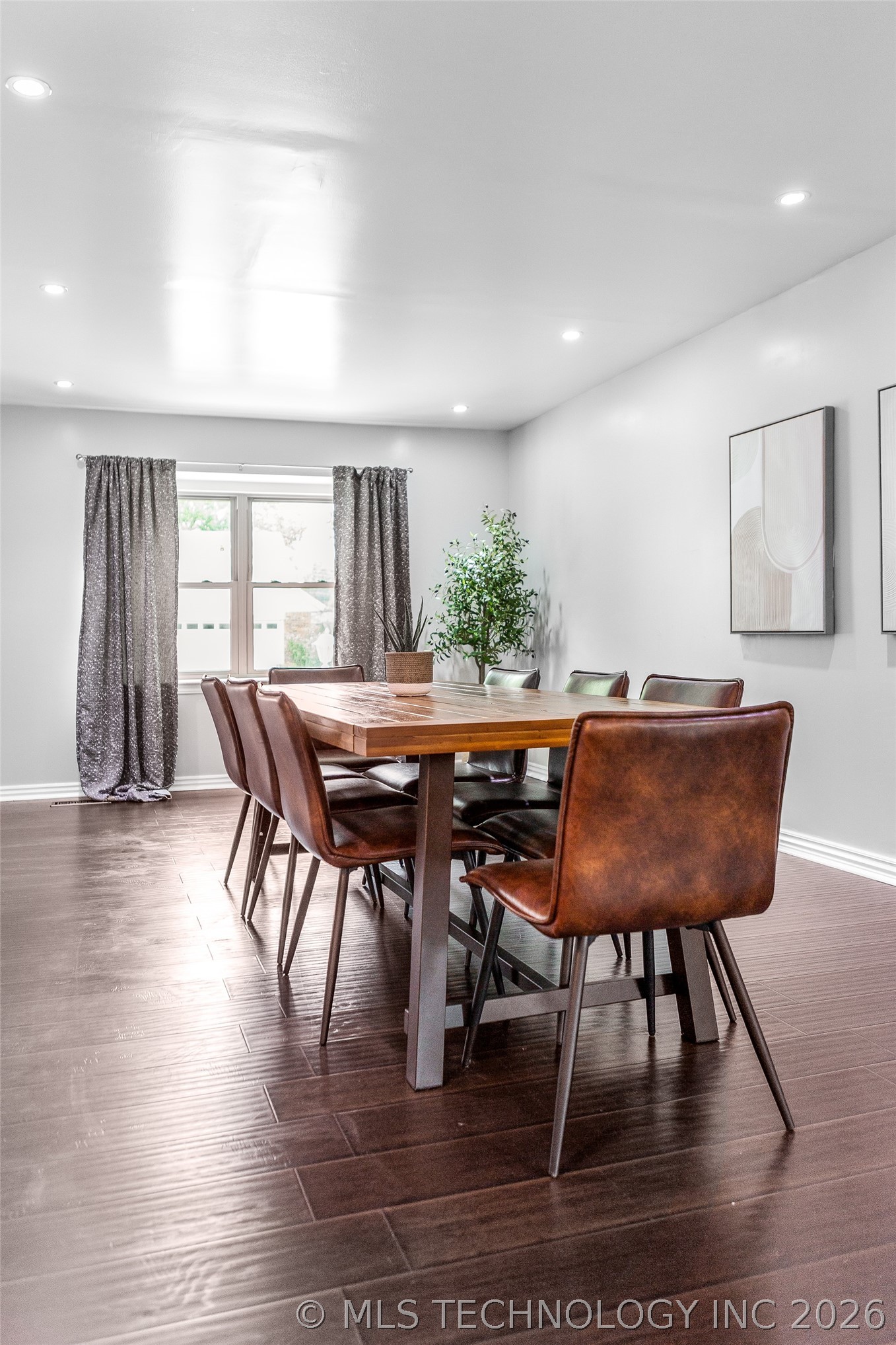 6525 E 56th Place