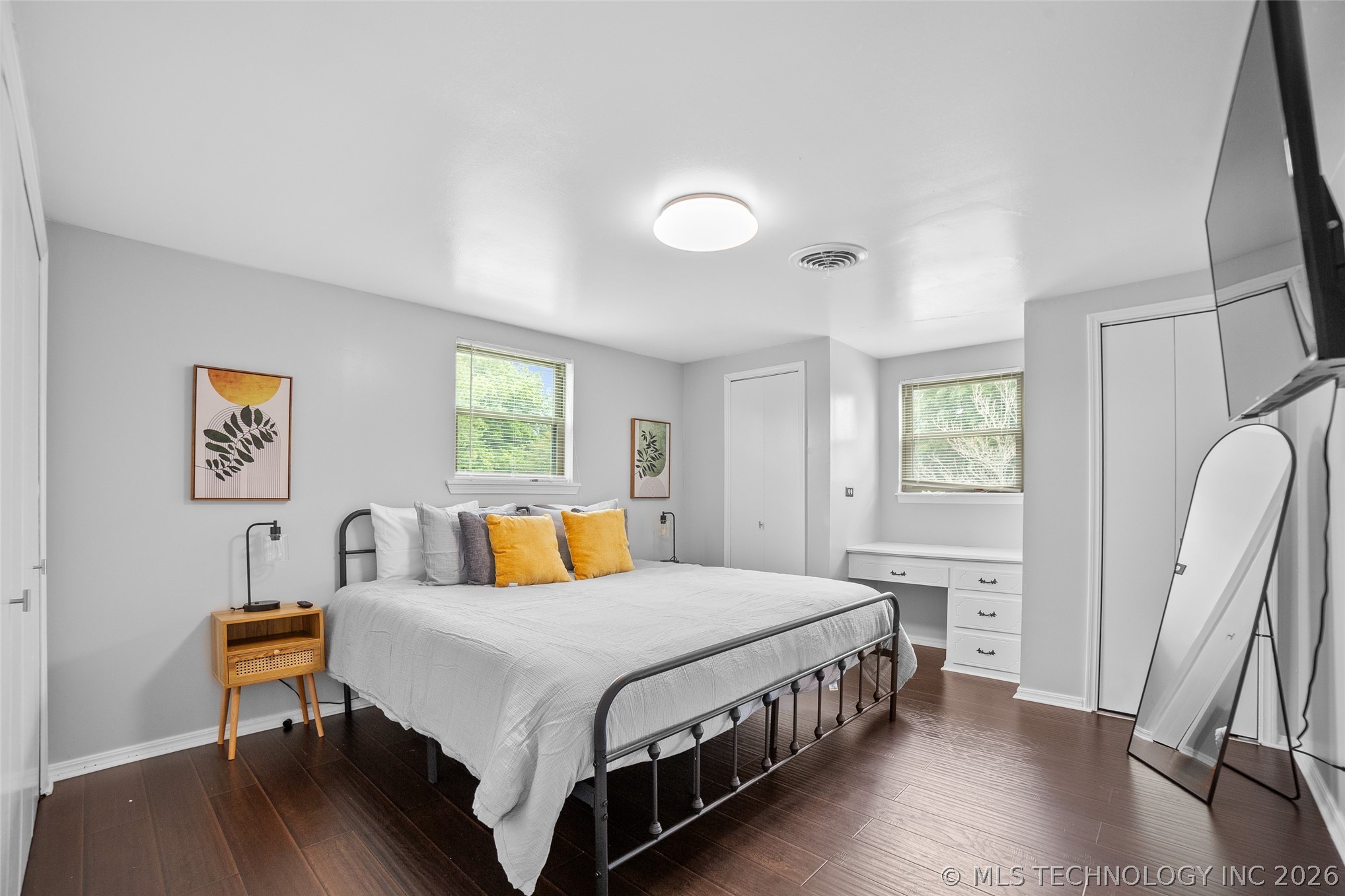6525 E 56th Place