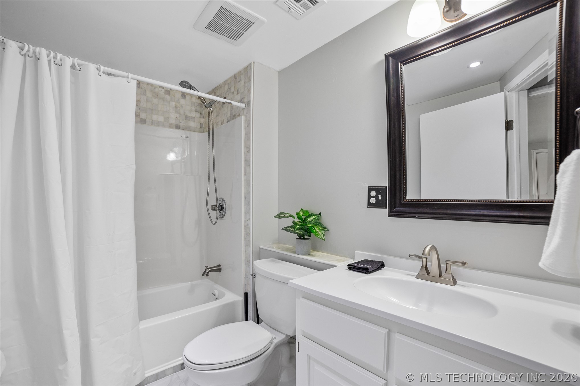 6525 E 56th Place