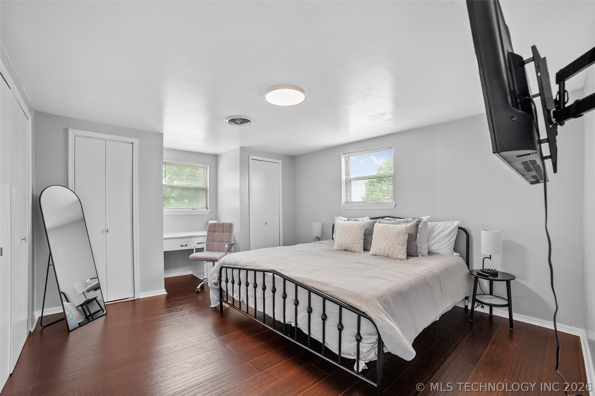 6525 E 56th Place