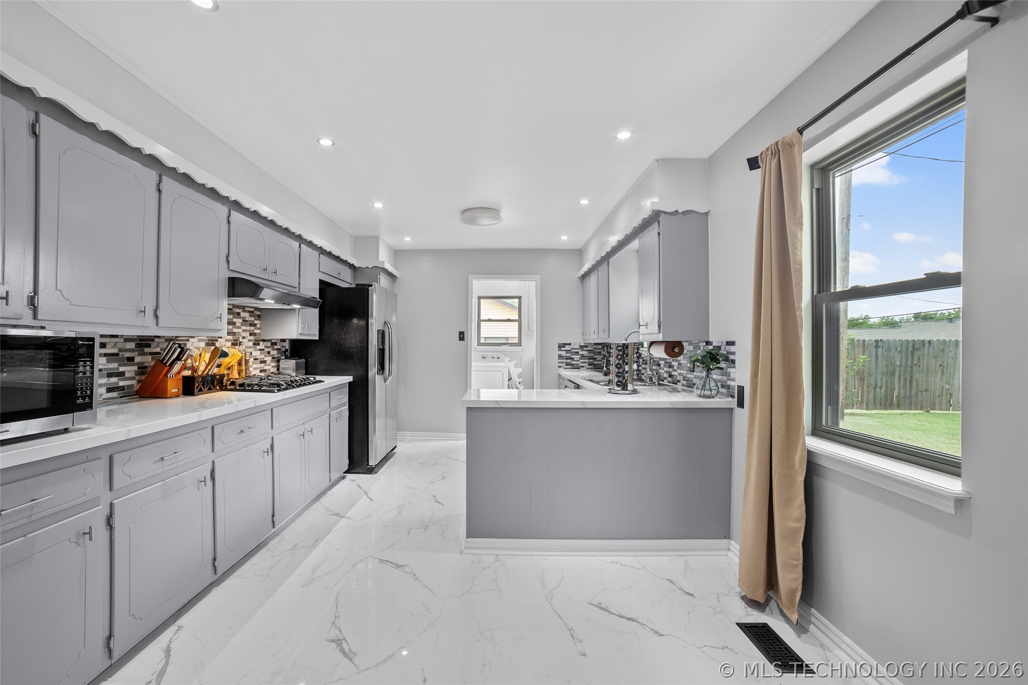 6525 E 56th Place