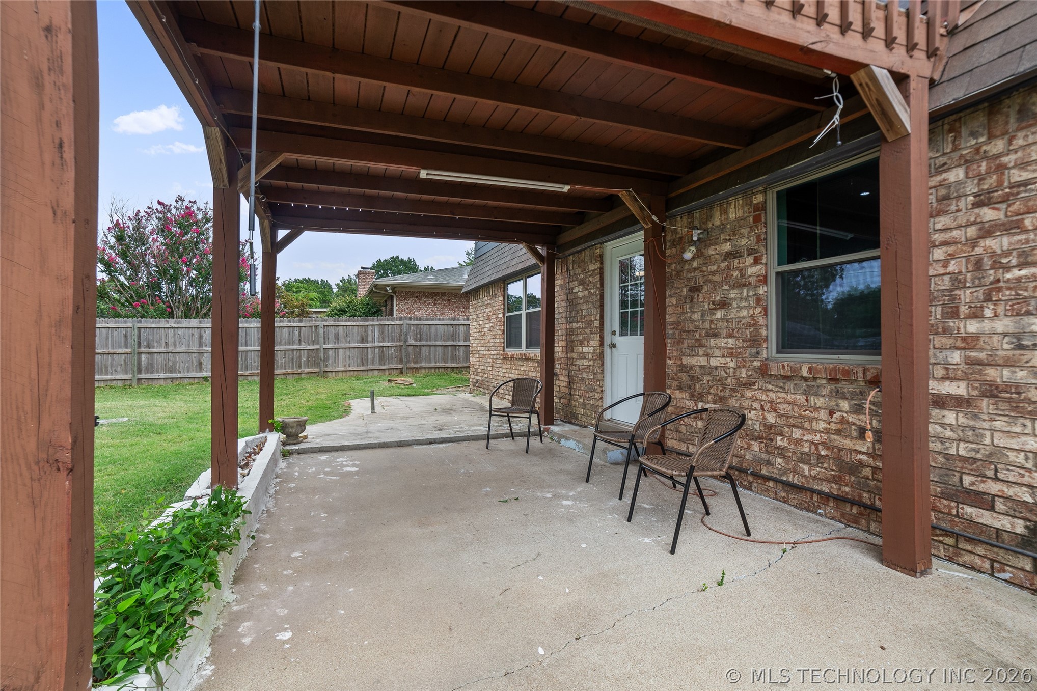 6525 E 56th Place