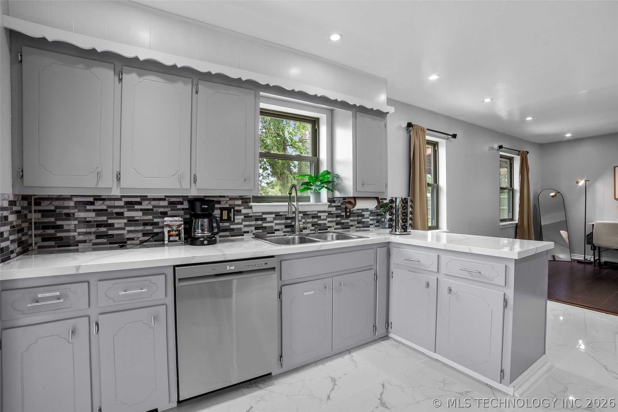 6525 E 56th Place