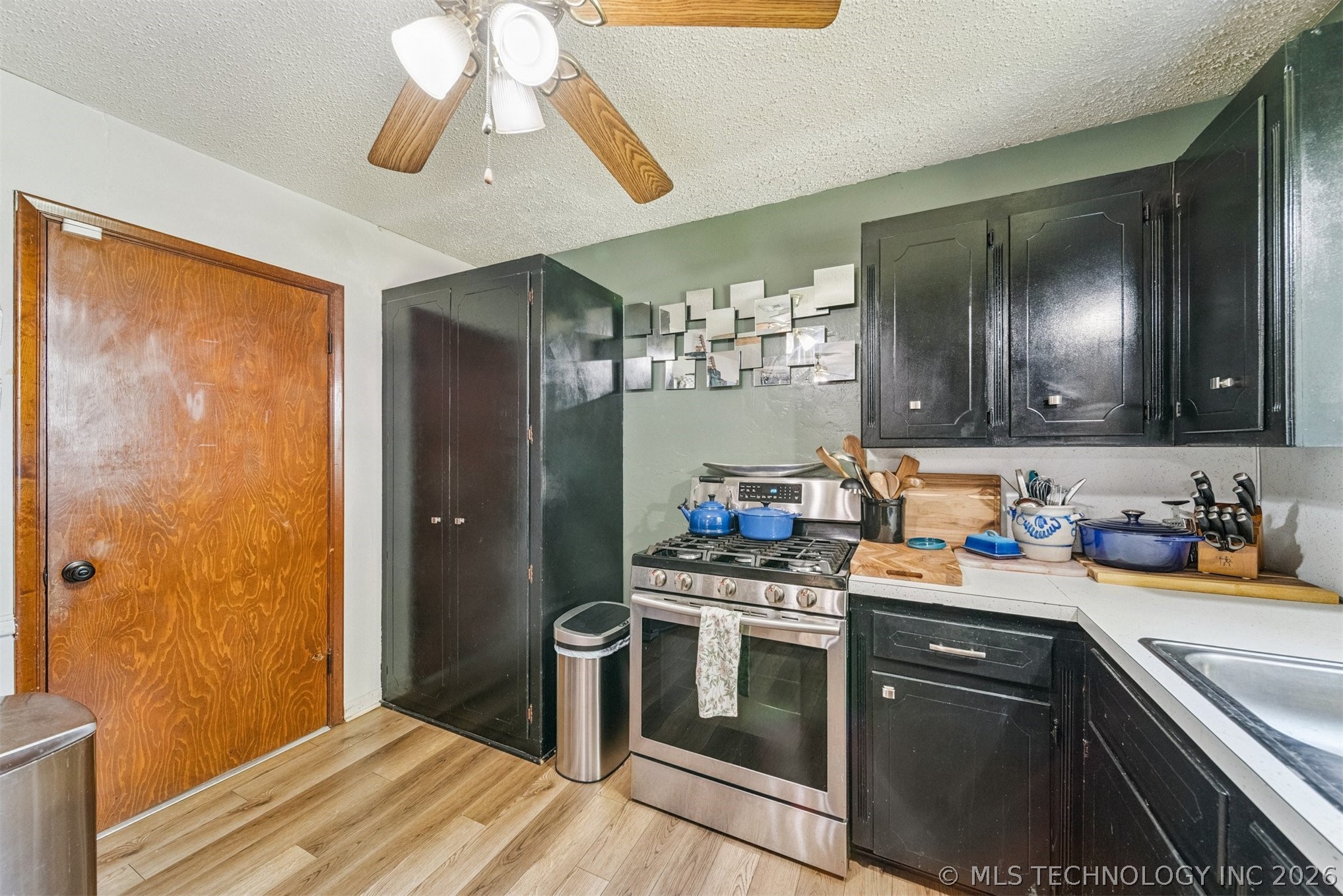 812 W Atlanta Place