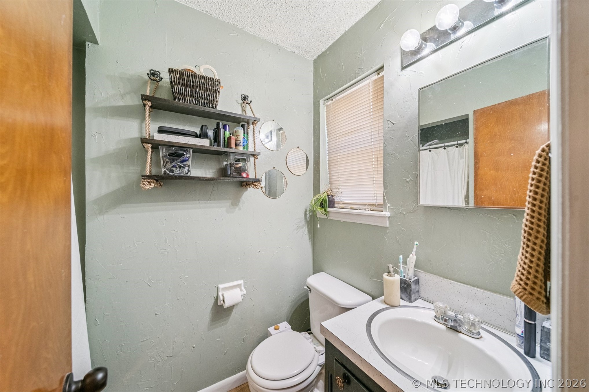 812 W Atlanta Place