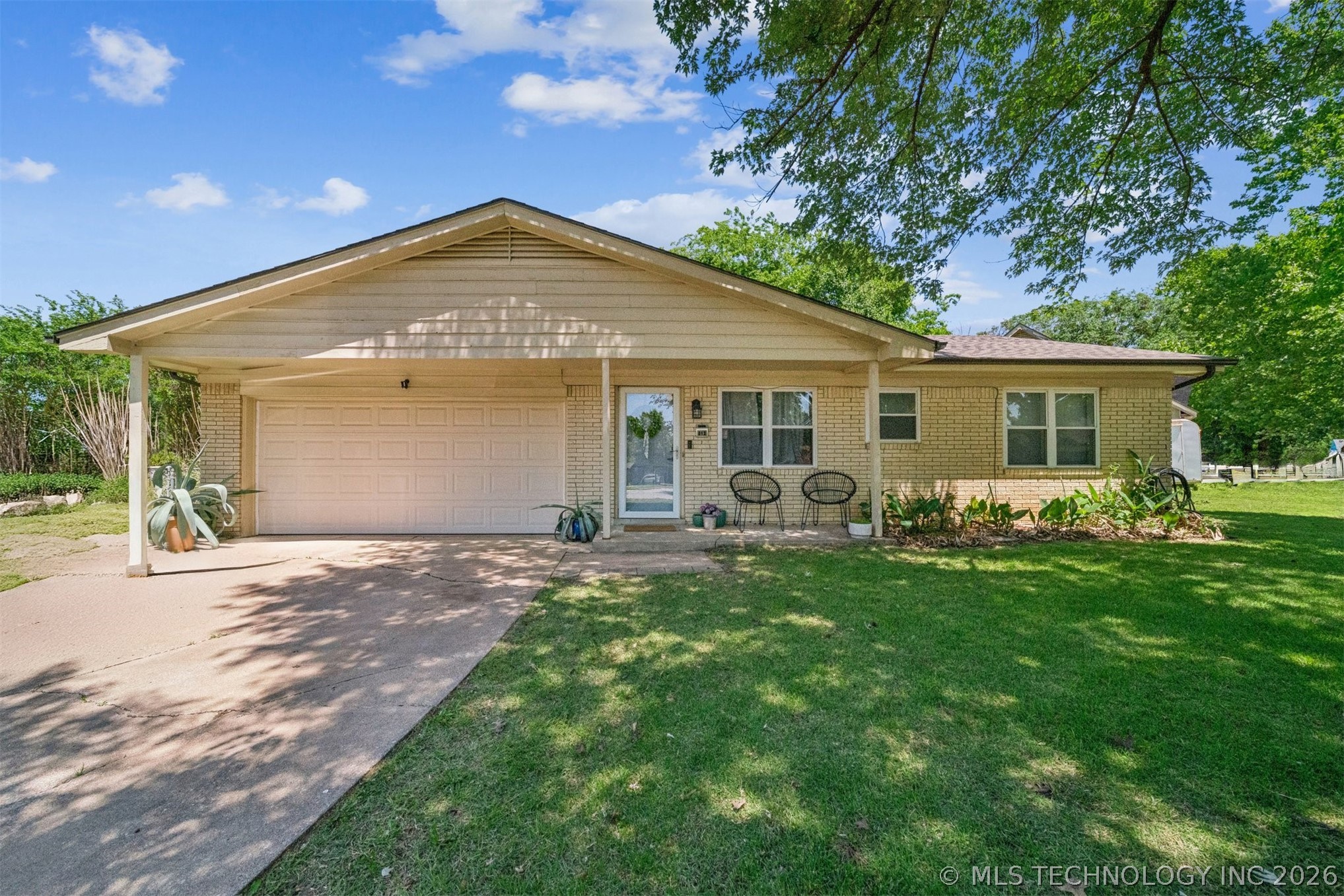 812 W Atlanta Place
