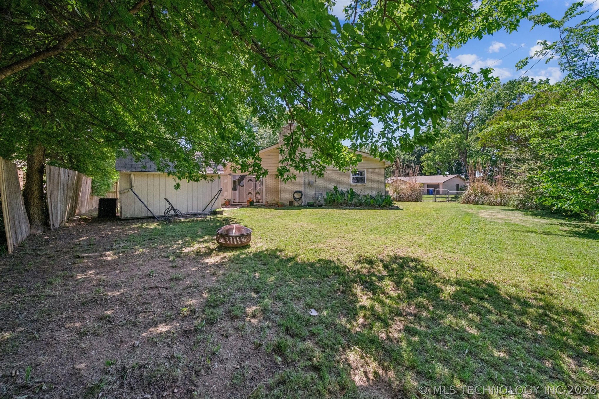 812 W Atlanta Place