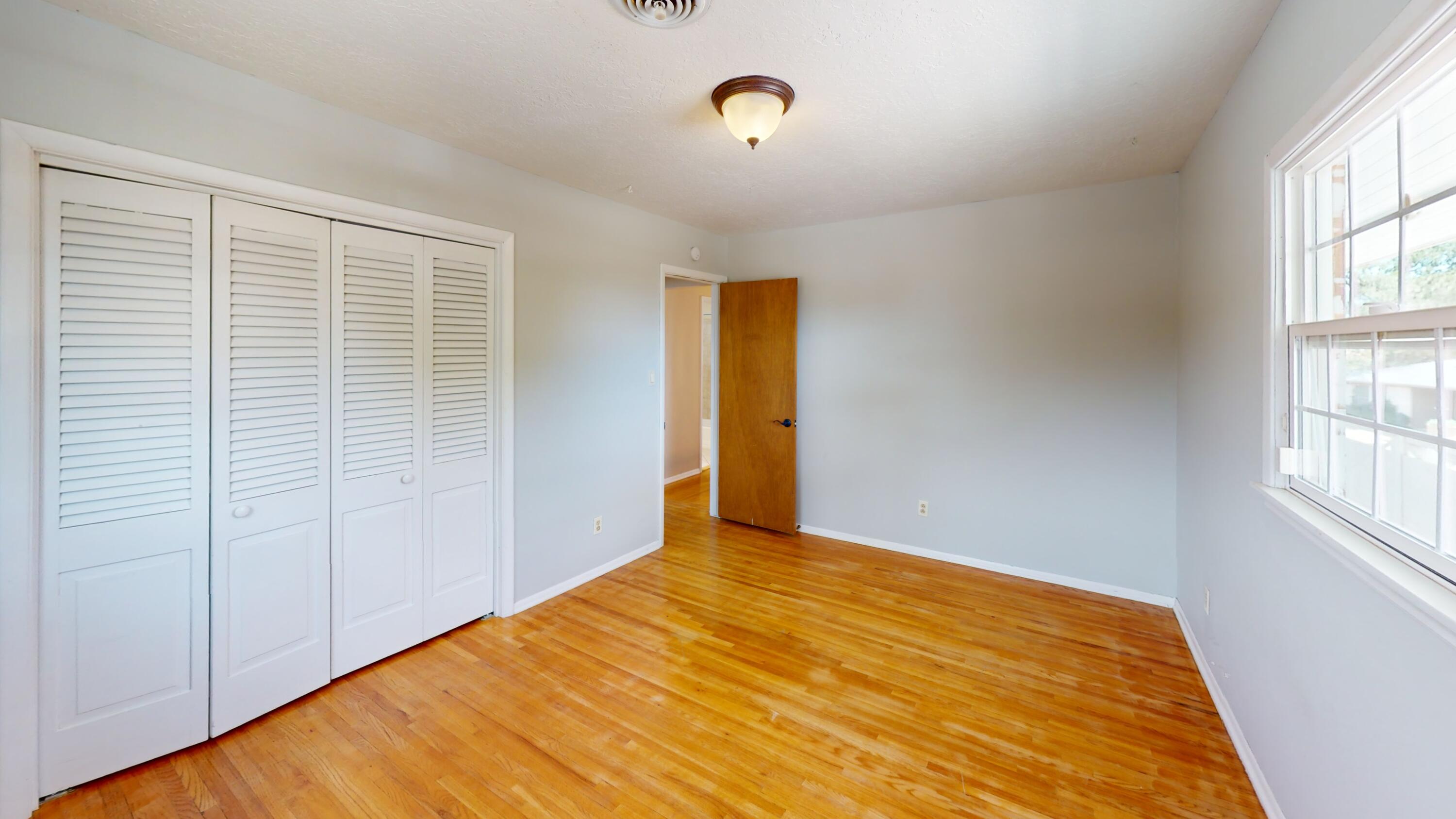 3324 June Court NE