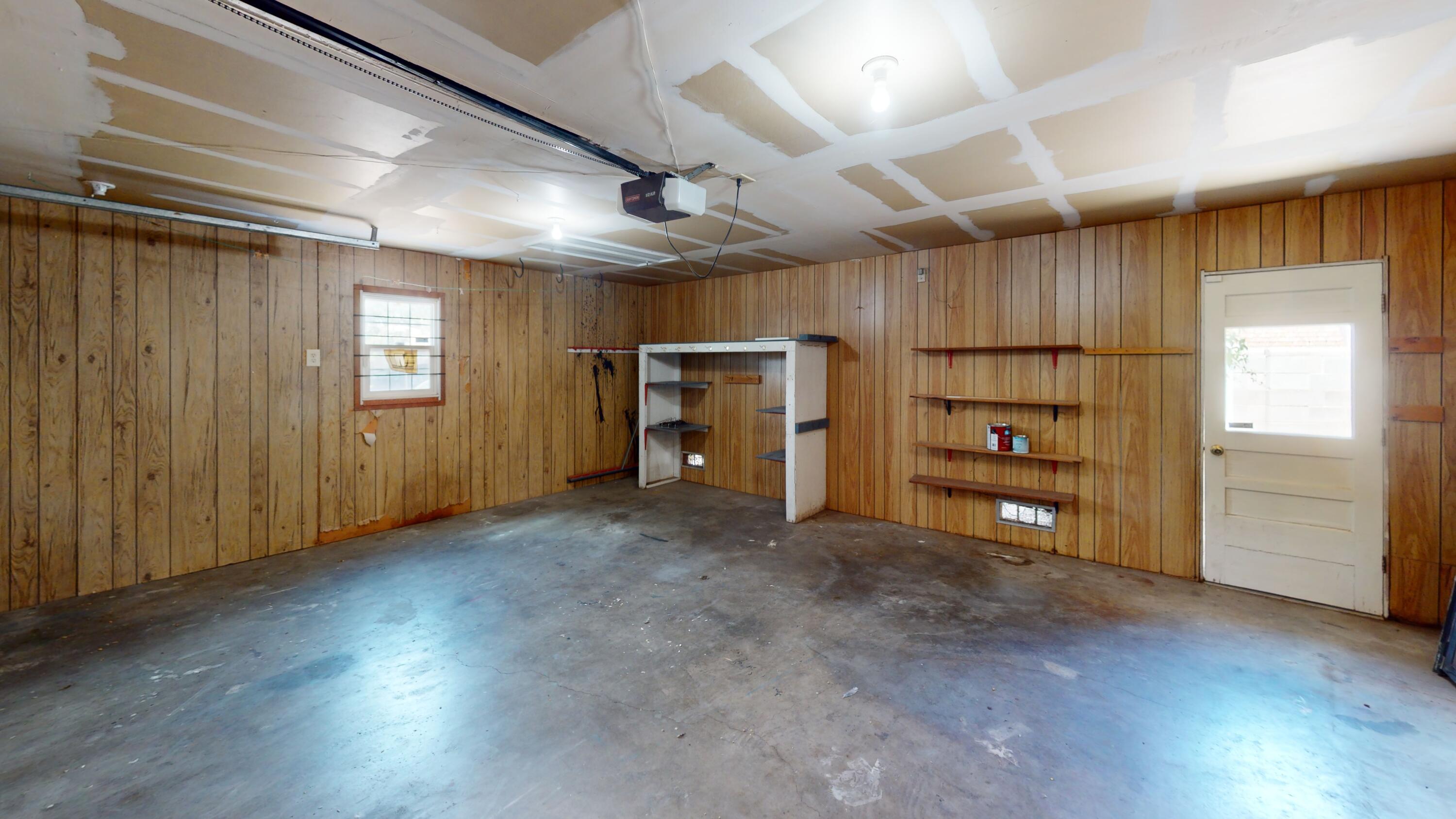 3324 June Court NE