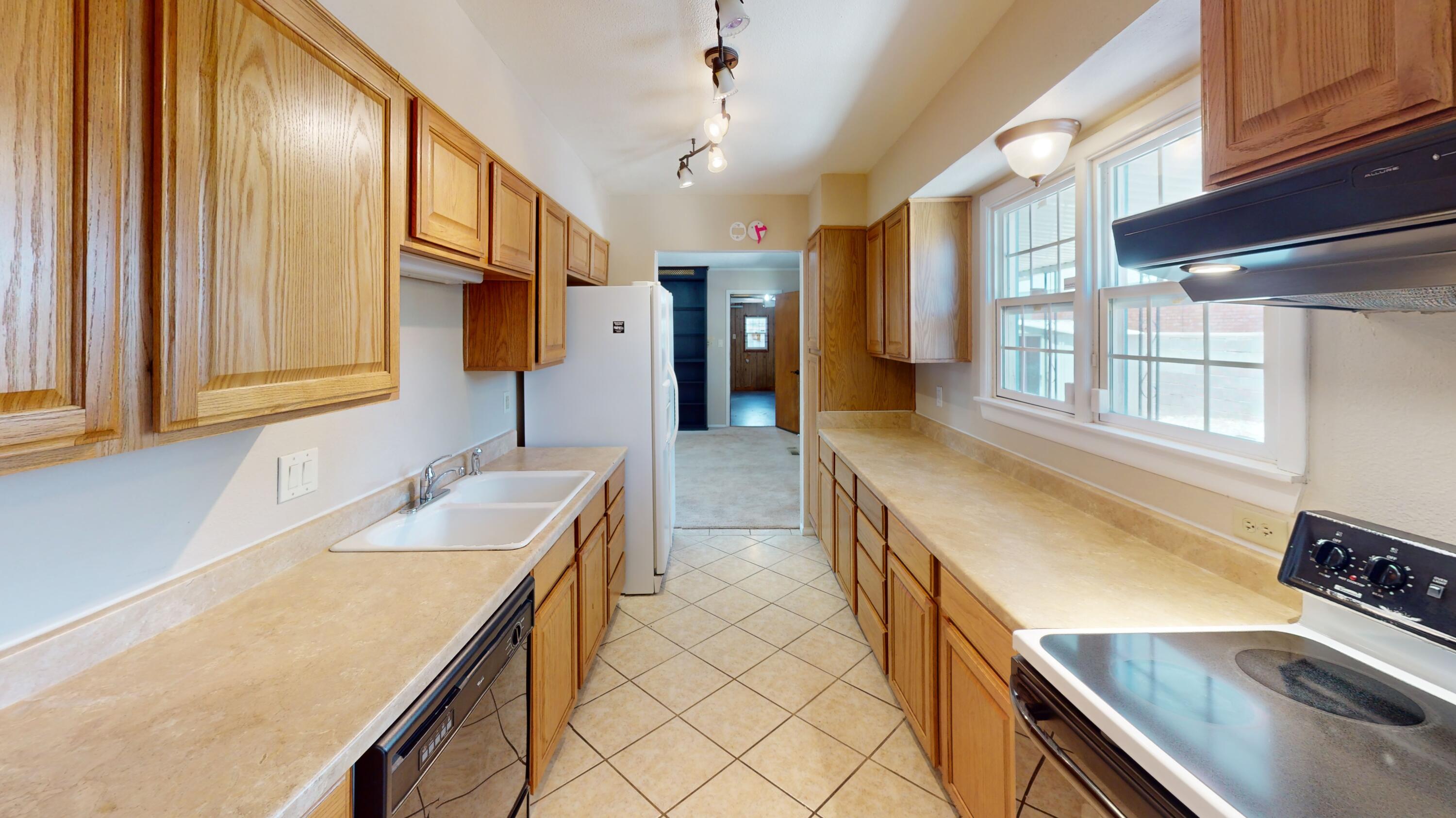 3324 June Court NE