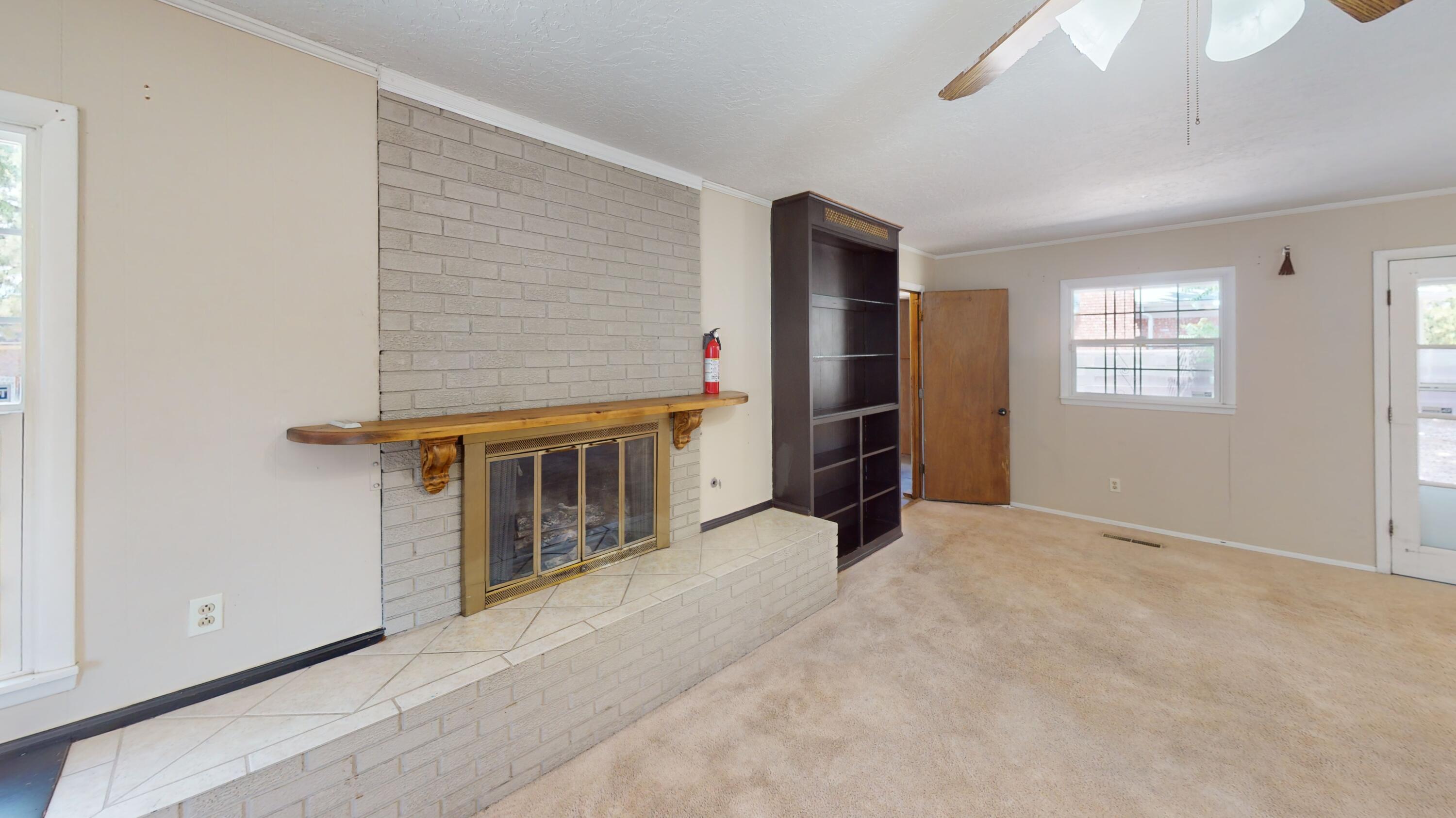 3324 June Court NE