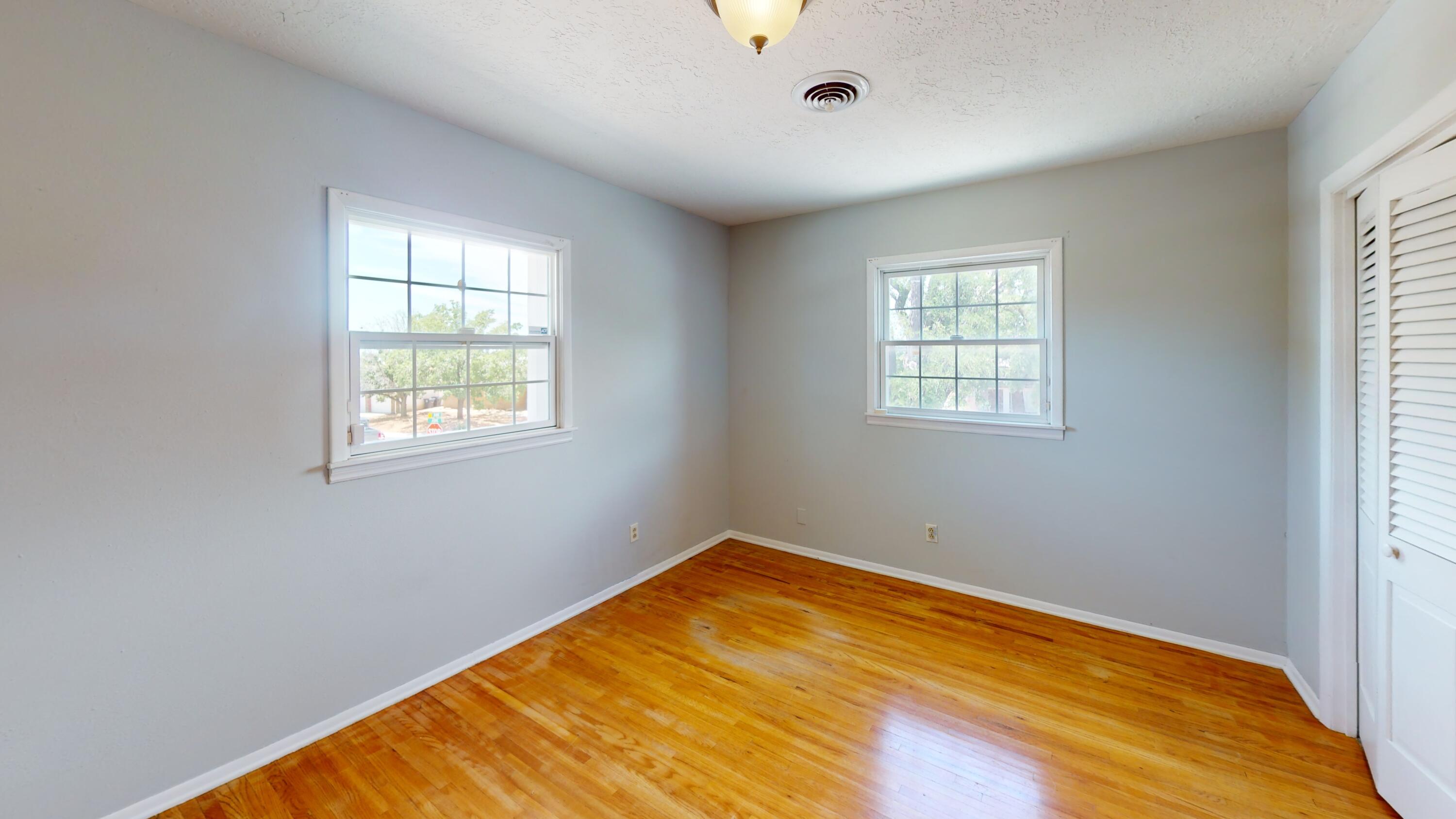 3324 June Court NE