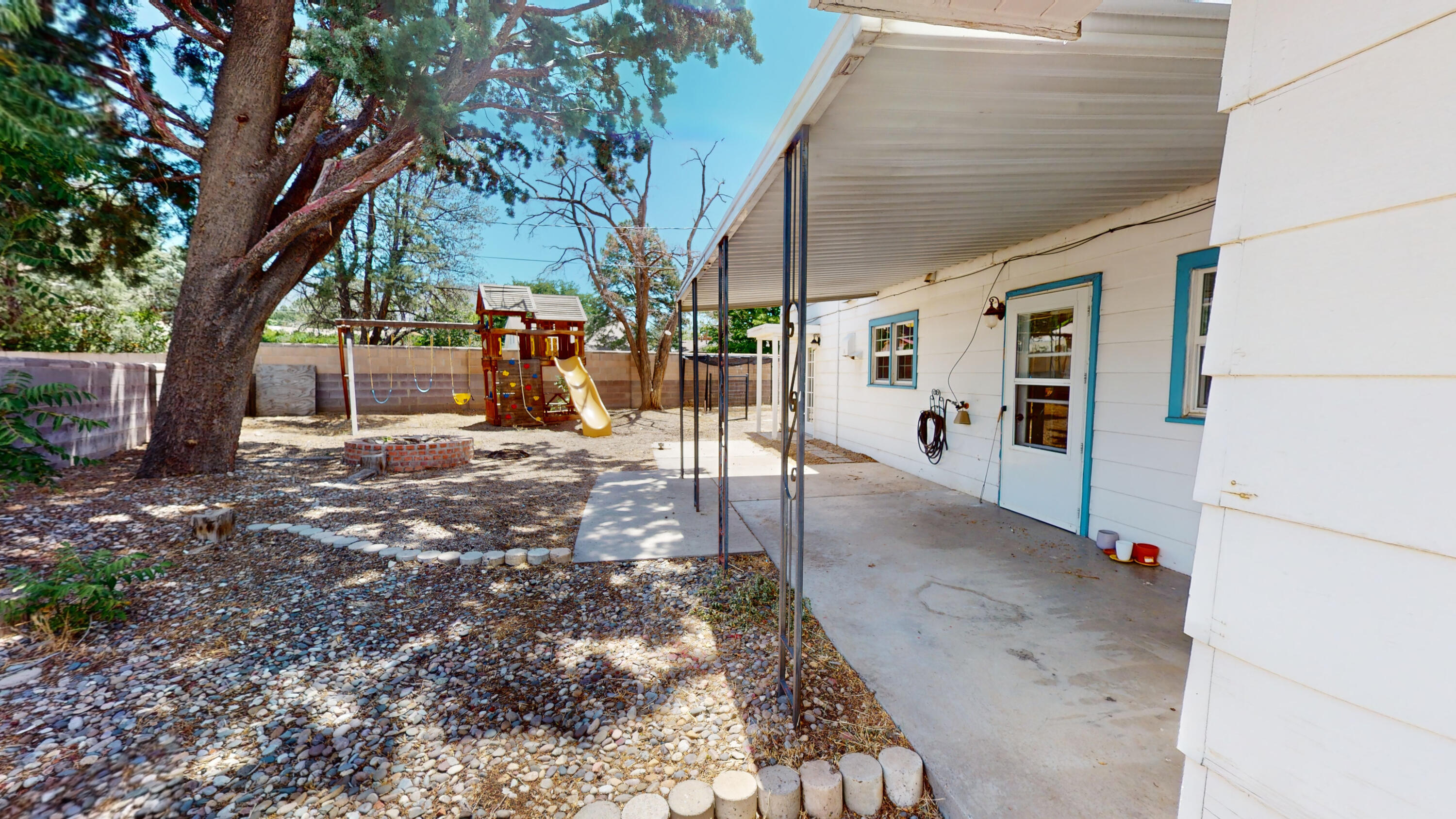 3324 June Court NE