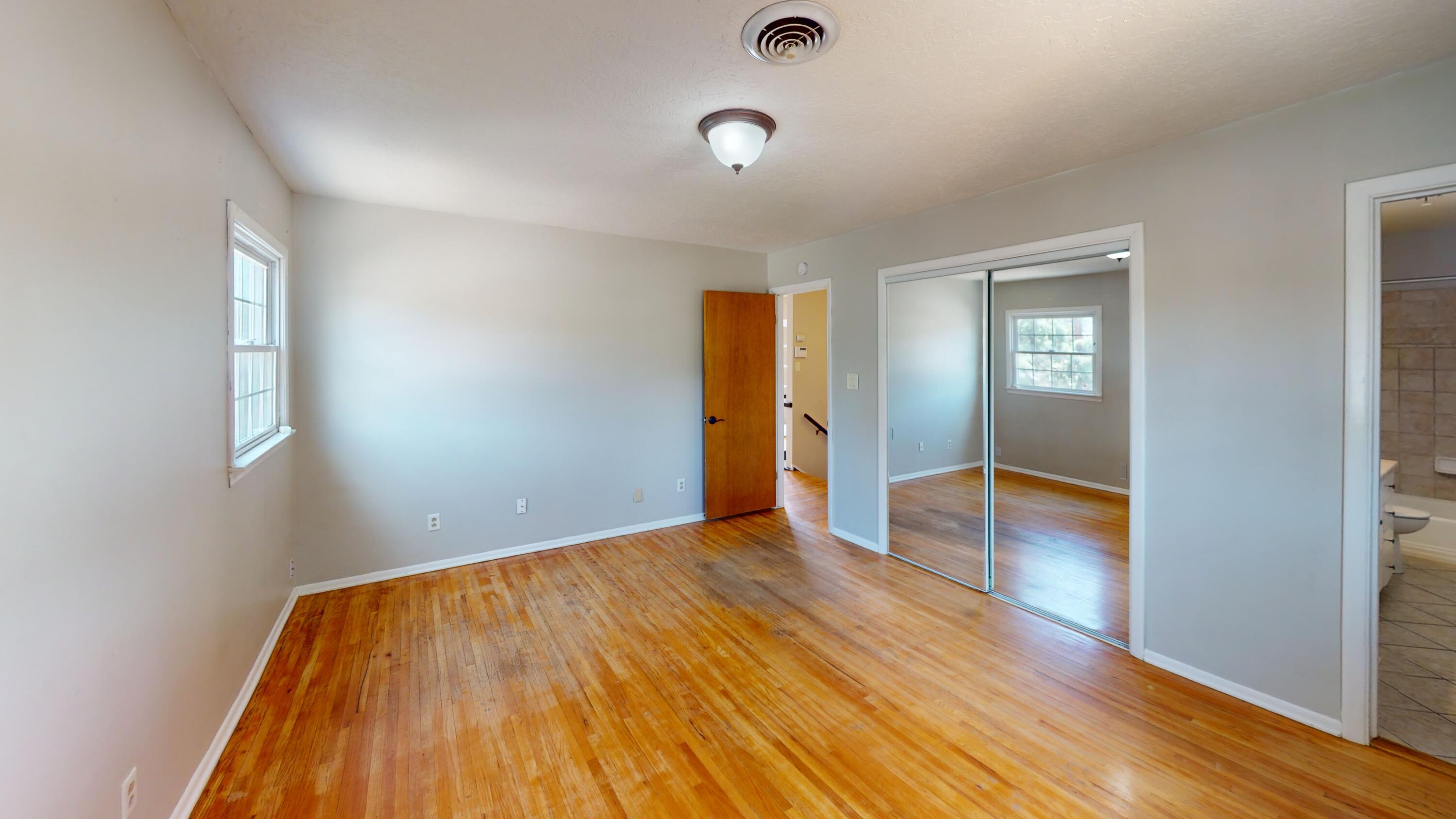 3324 June Court NE