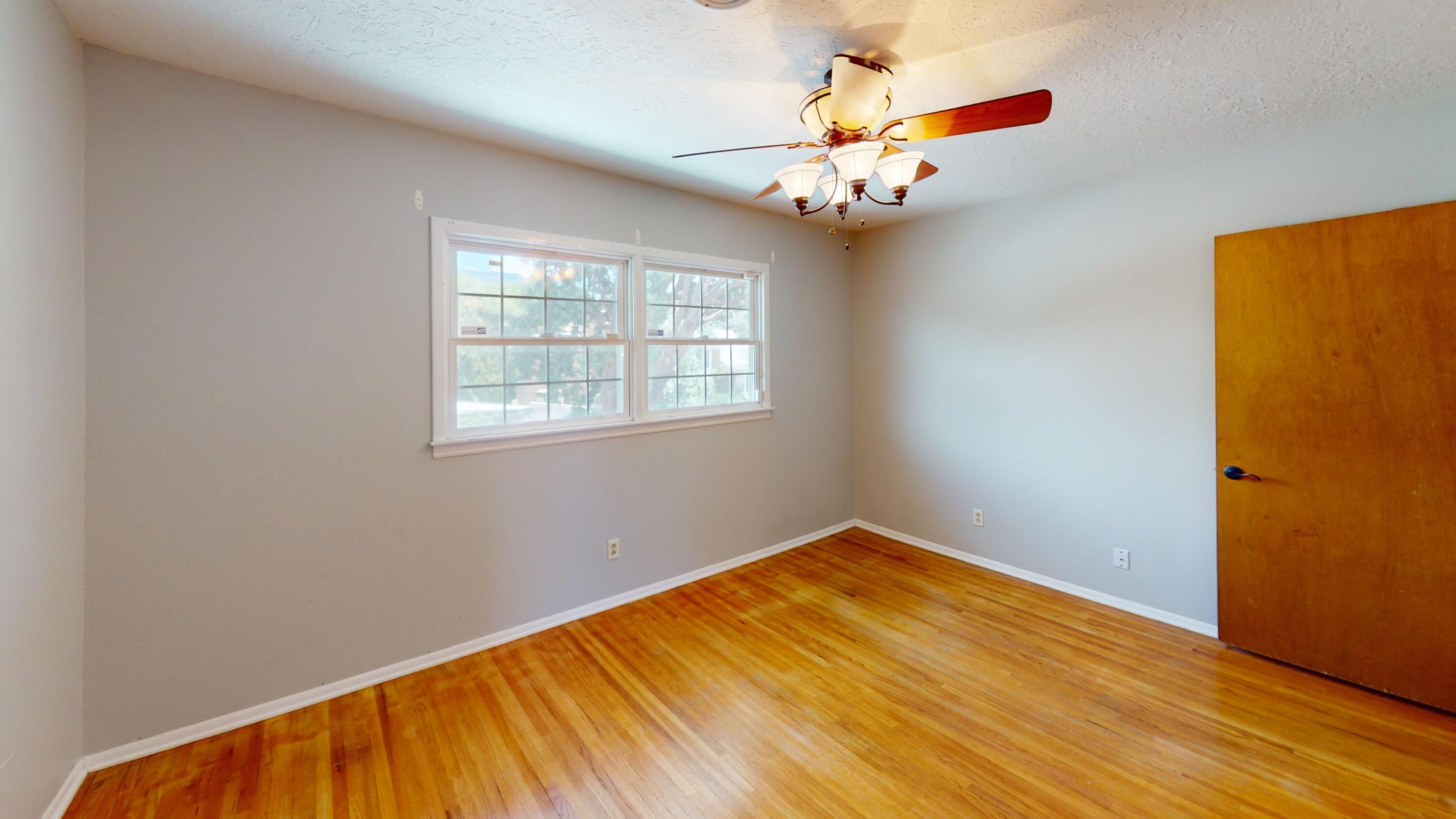 3324 June Court NE
