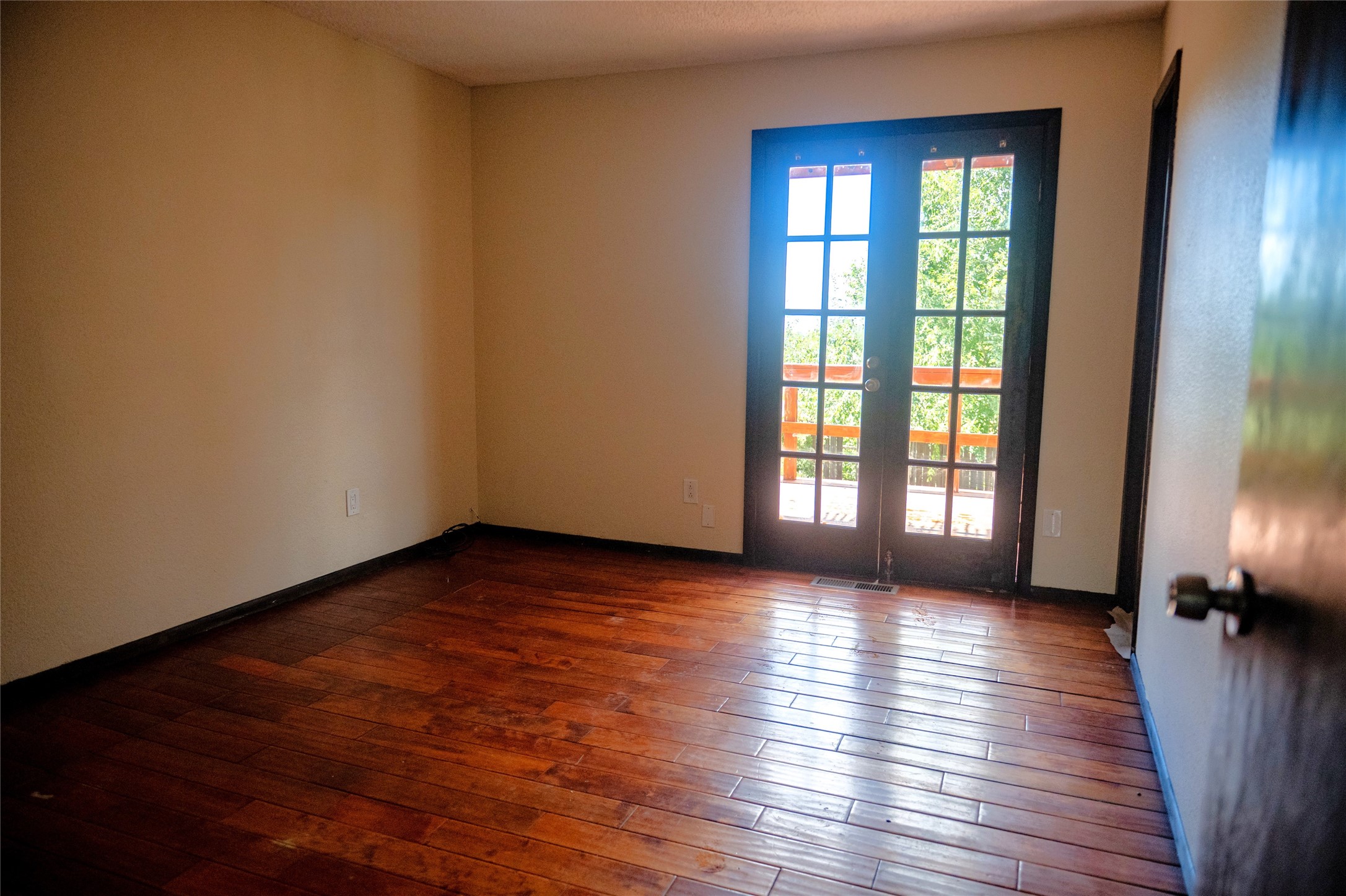 2070 Calle Contento