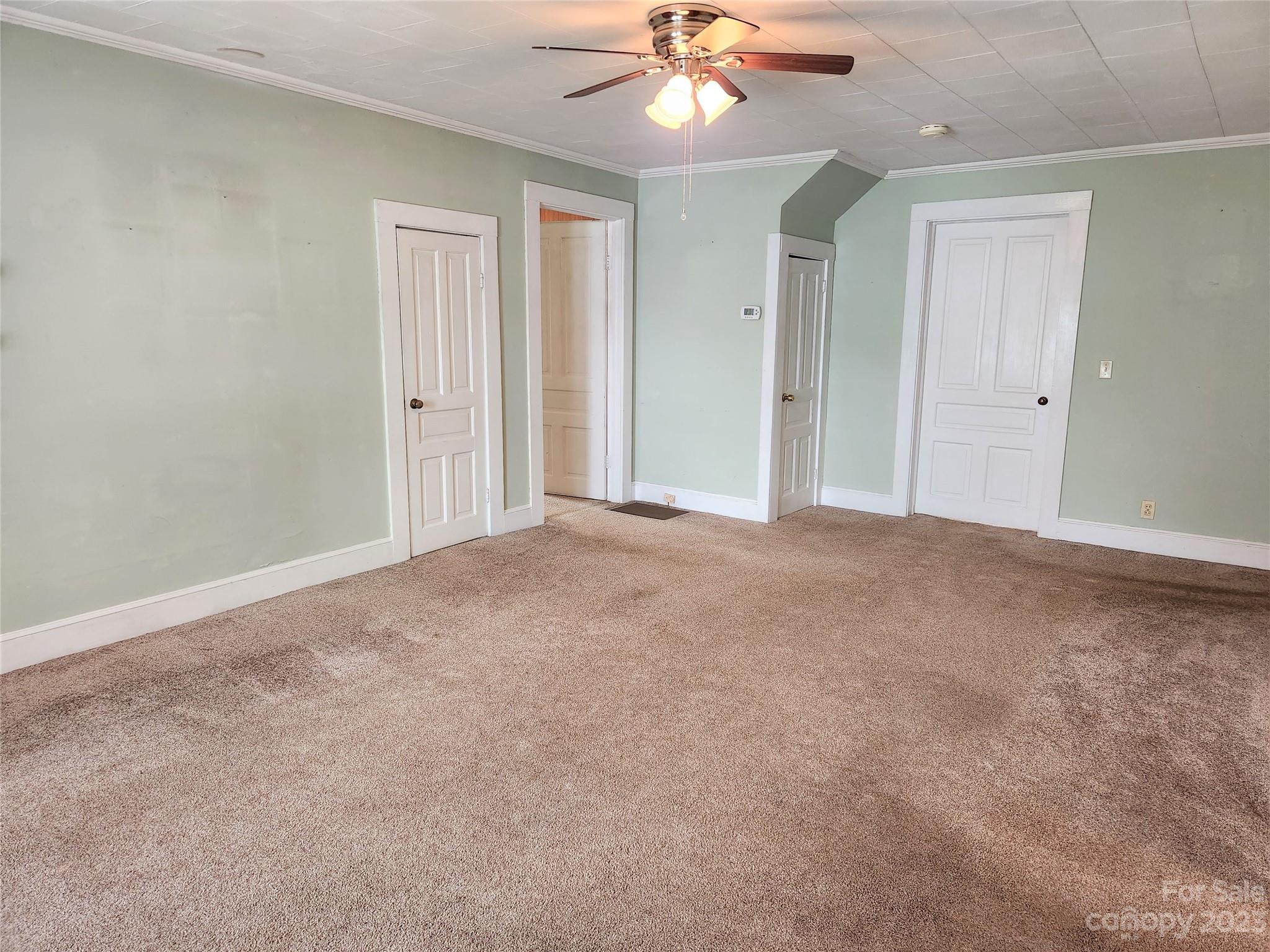 112 Cabarrus Street W