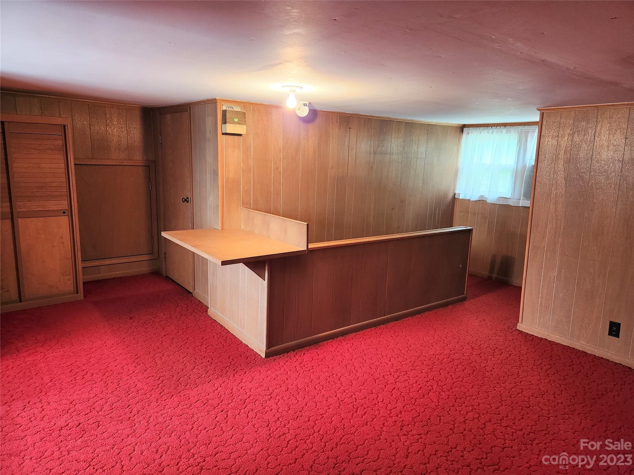 112 Cabarrus Street W