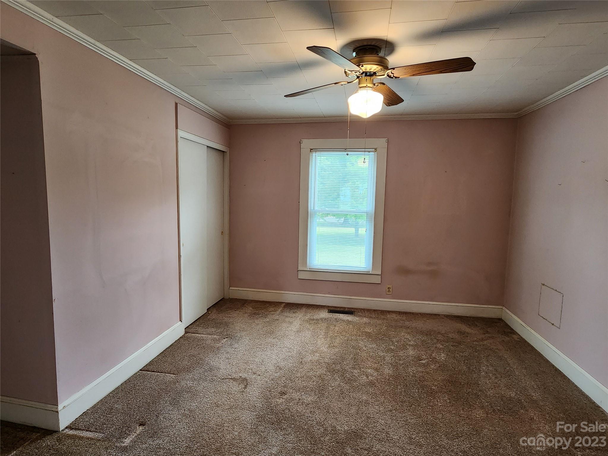 112 Cabarrus Street W