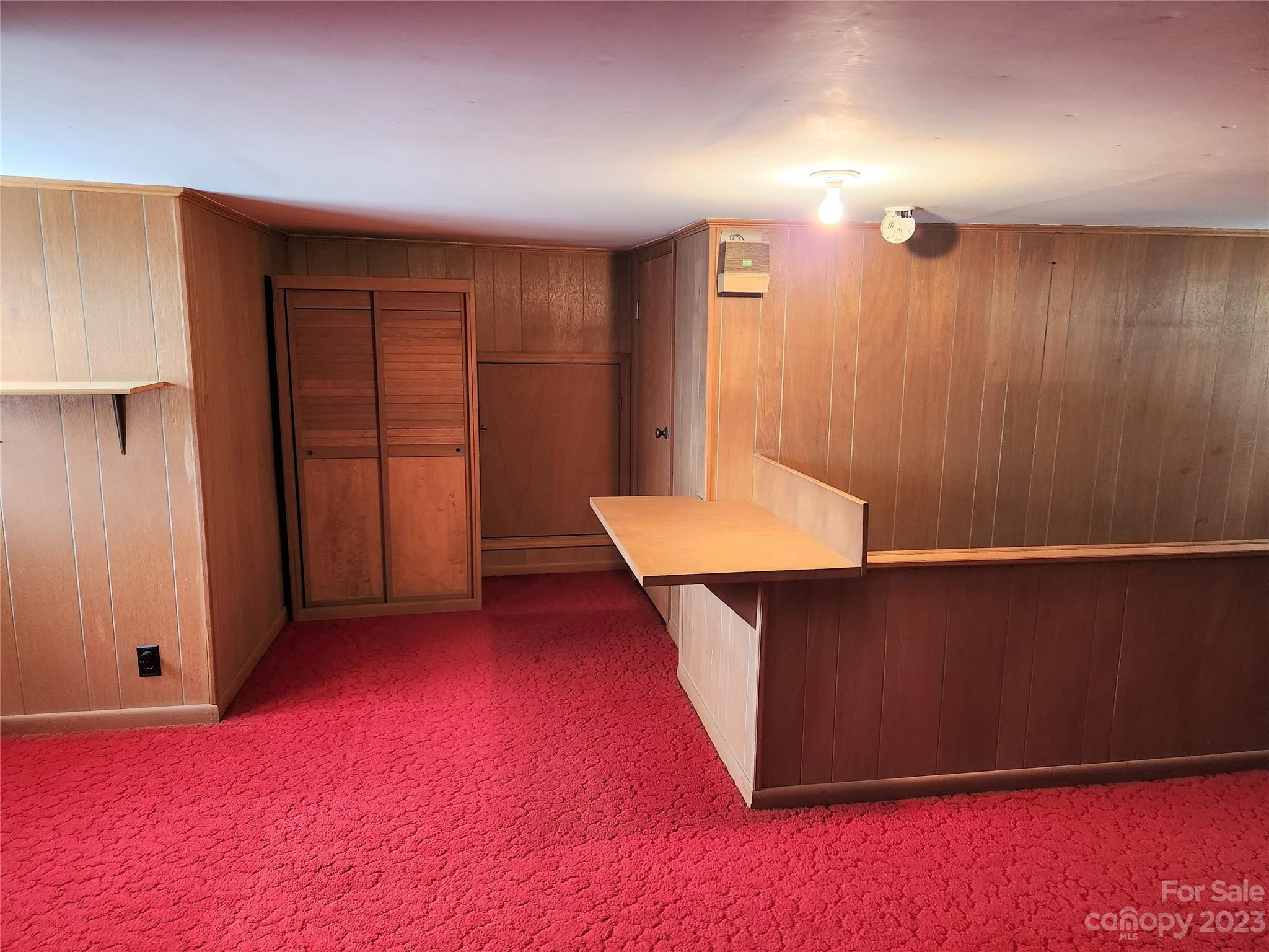 112 Cabarrus Street W