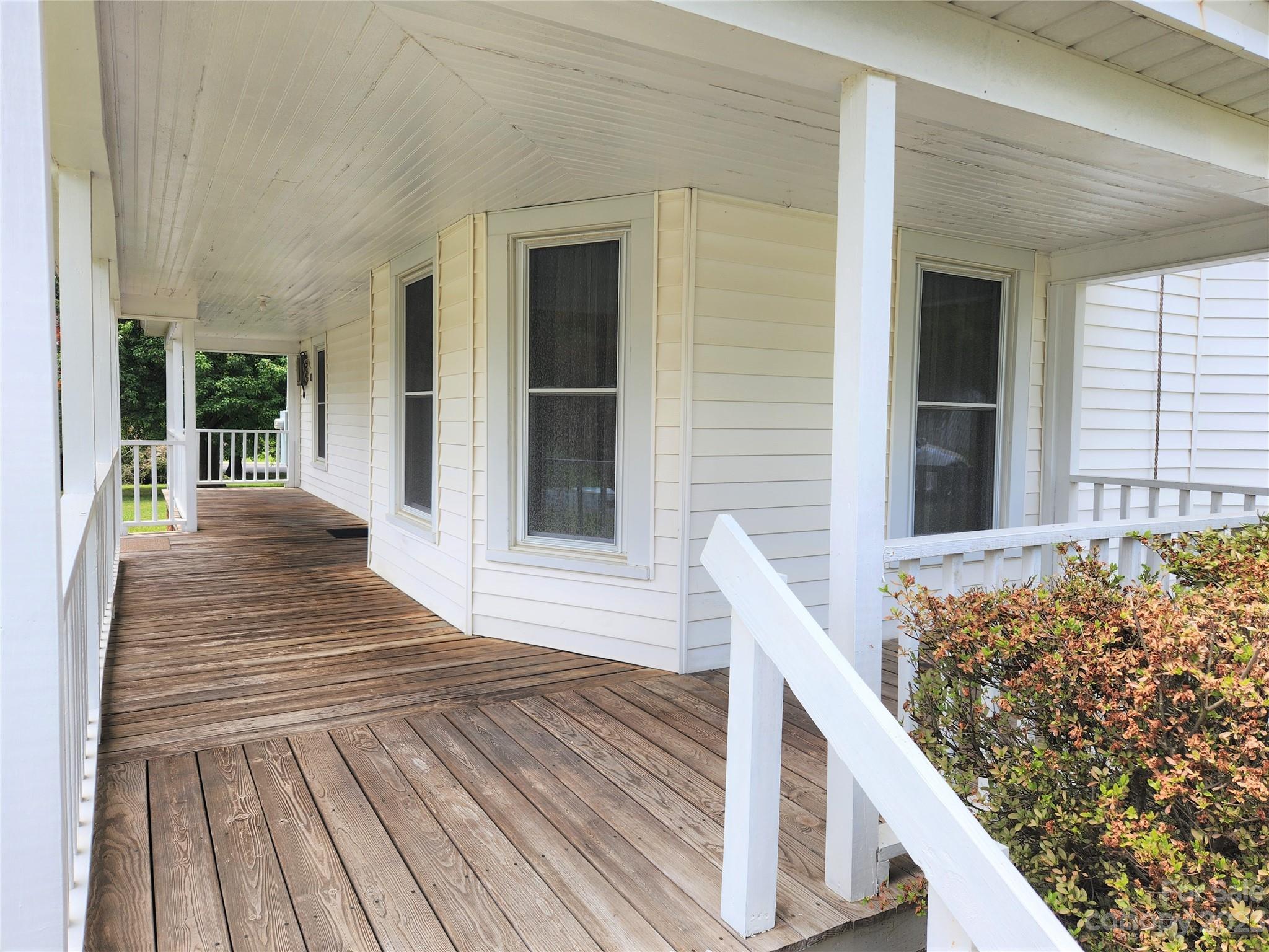 112 Cabarrus Street W