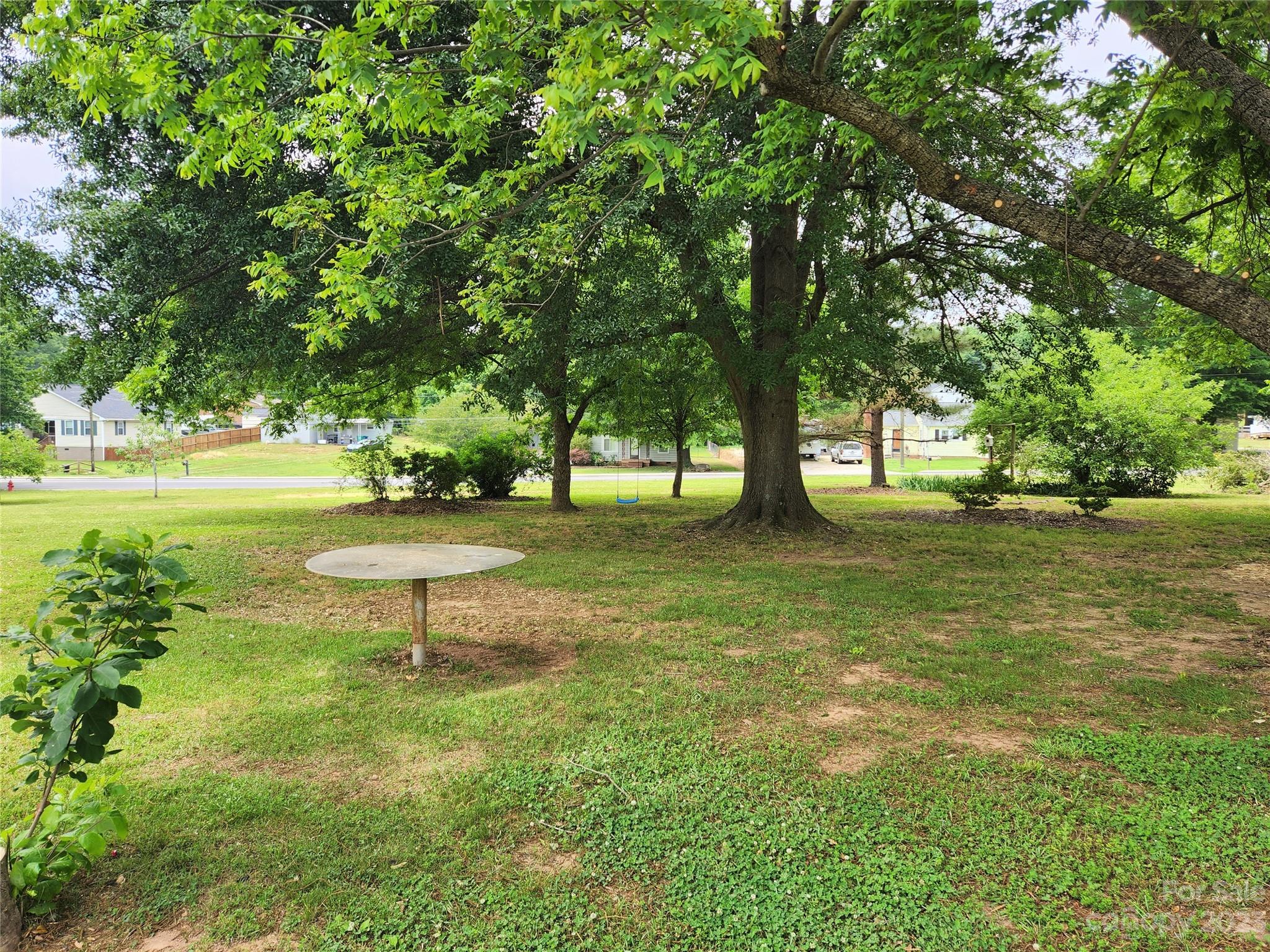 112 Cabarrus Street W