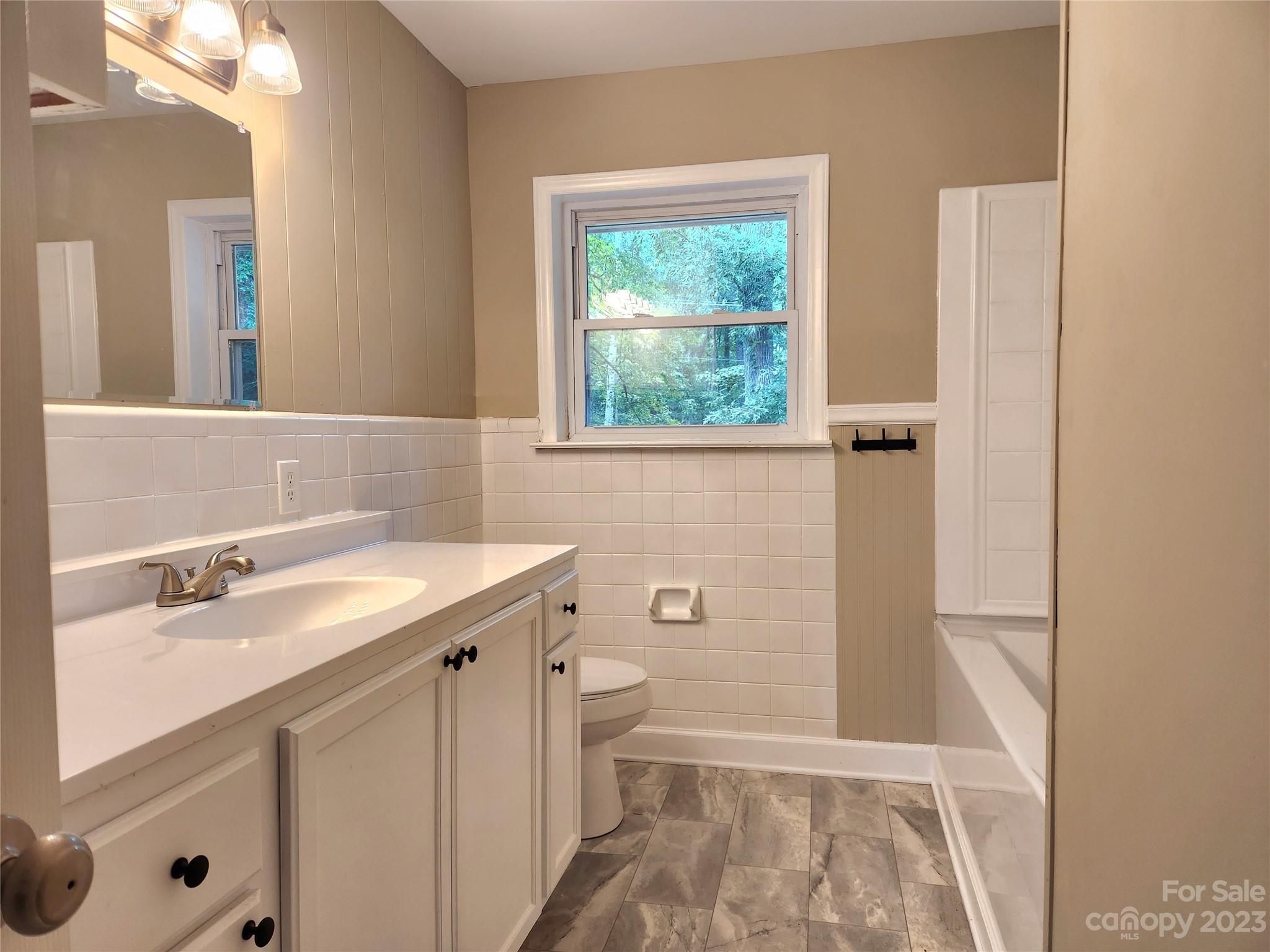 4677 Club View Drive