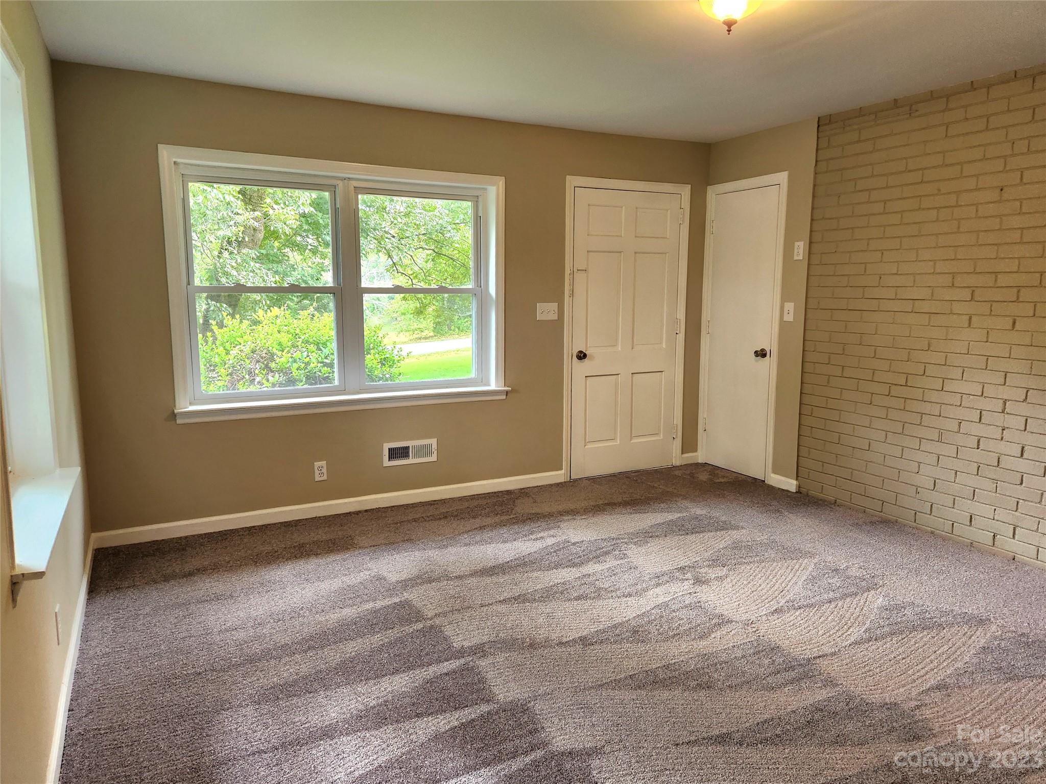 4677 Club View Drive