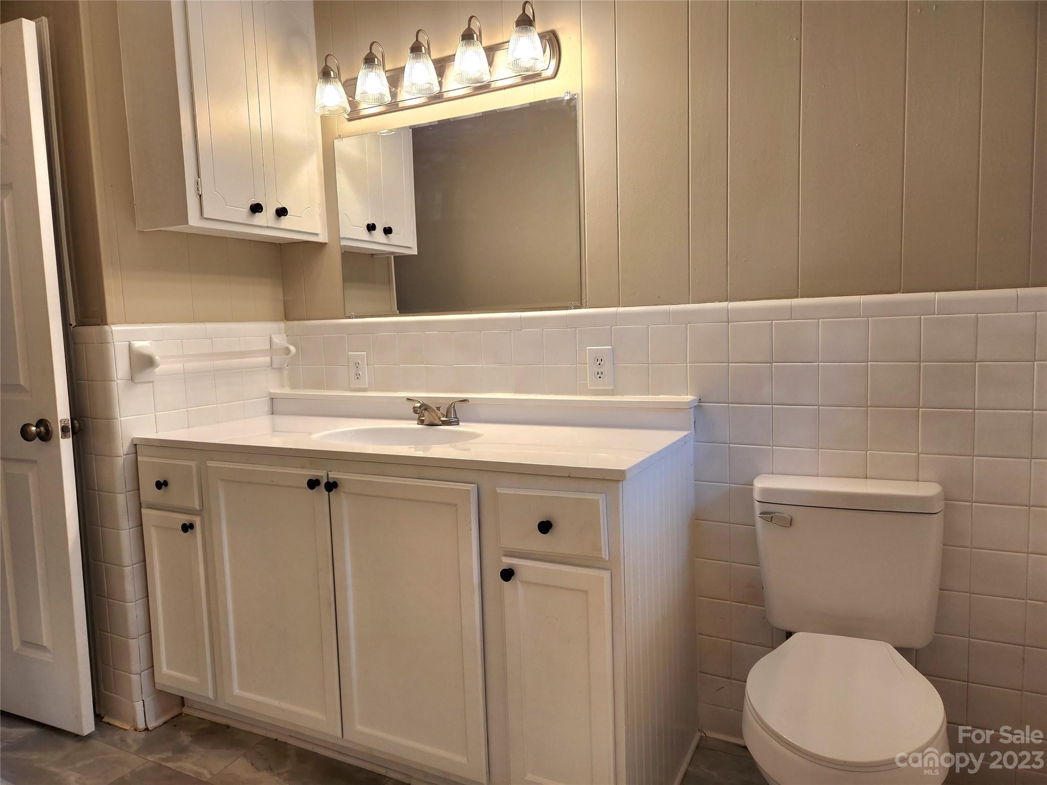 4677 Club View Drive