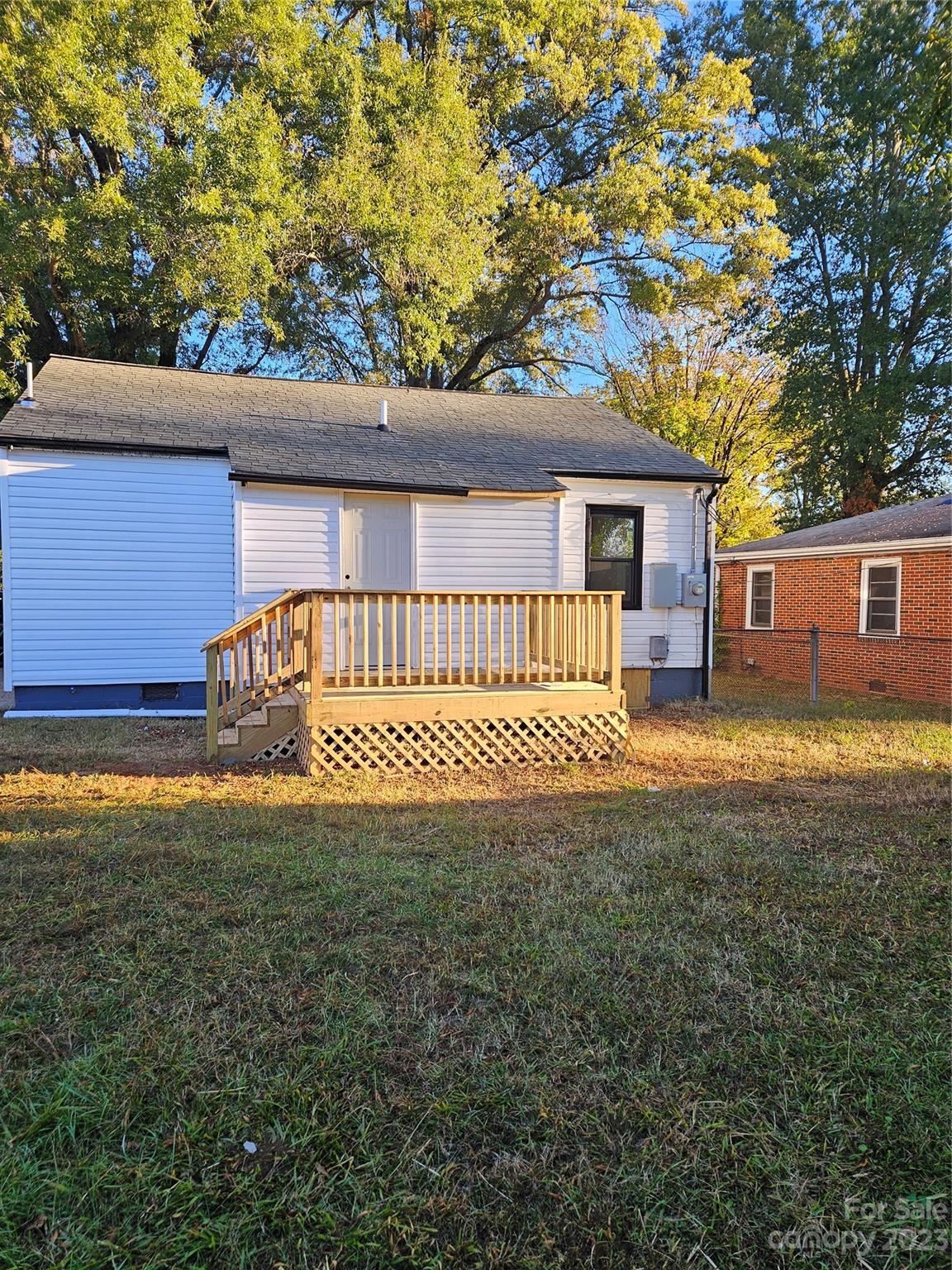 319 Parkview Court SW