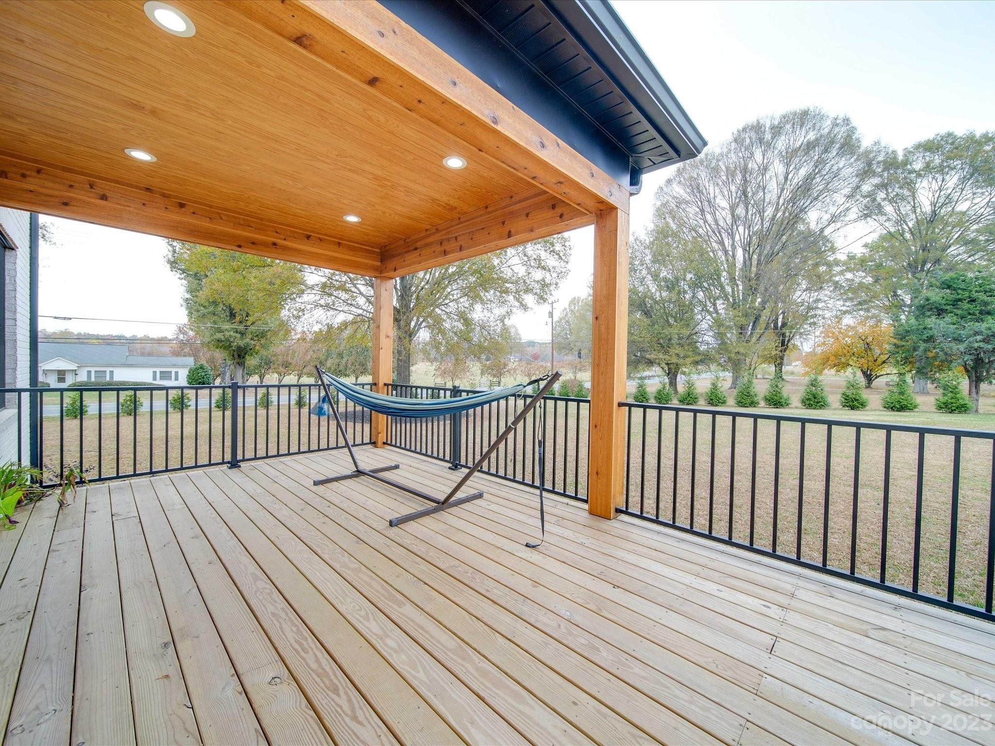 100 Water Oak Lane