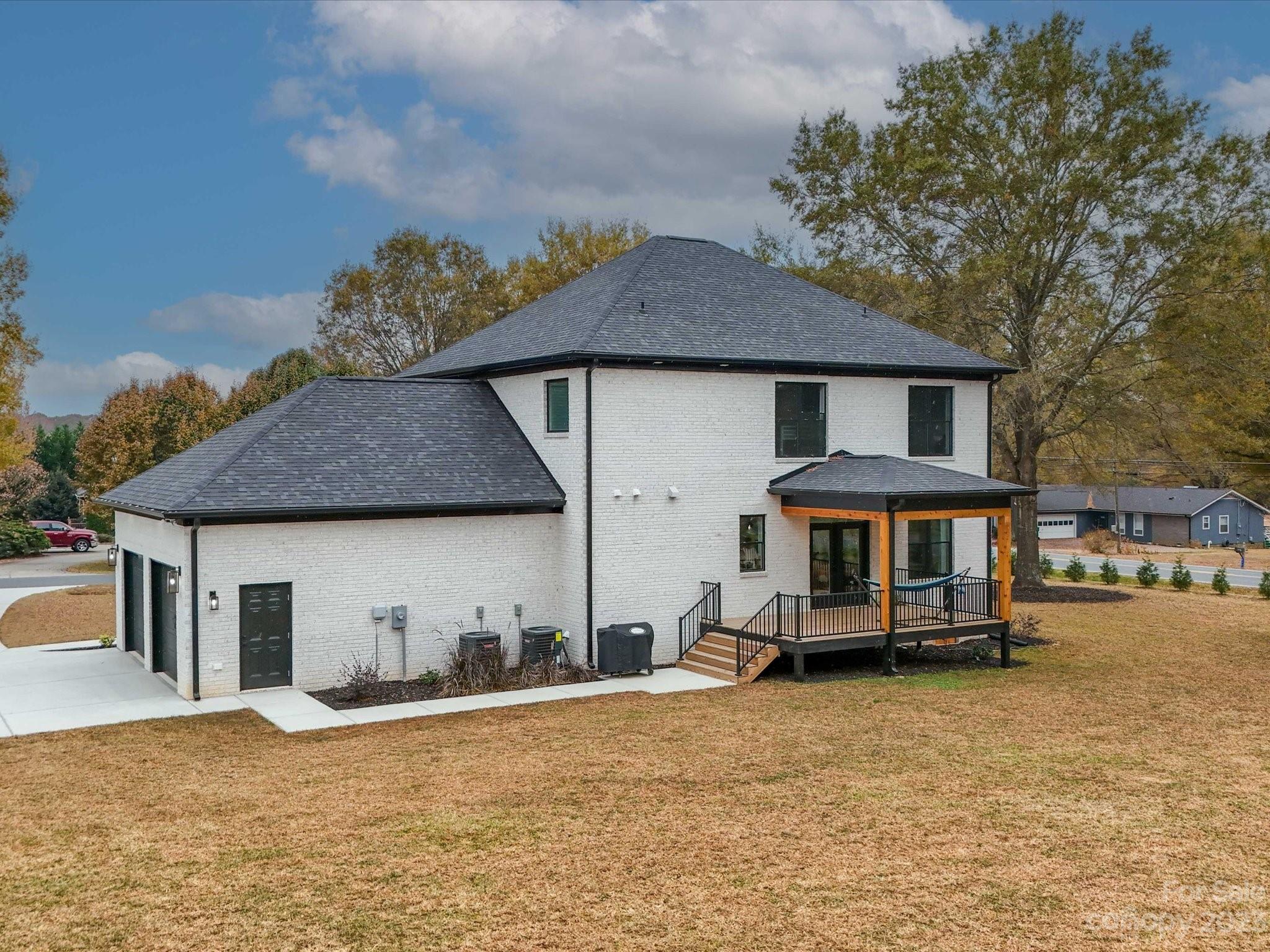 100 Water Oak Lane