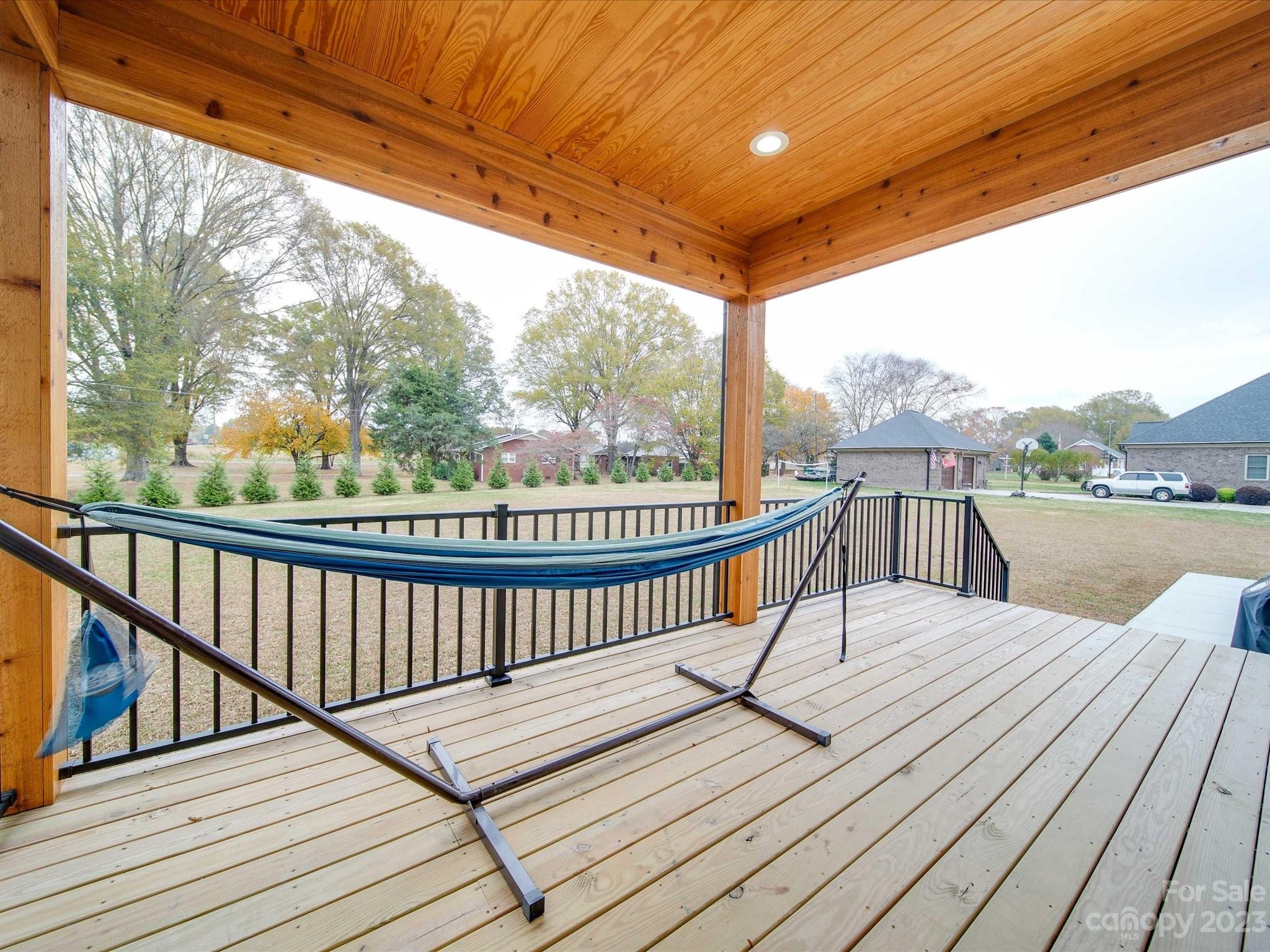 100 Water Oak Lane