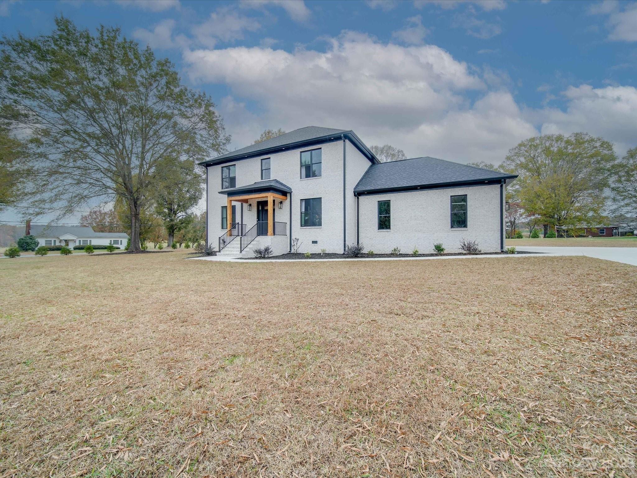 100 Water Oak Lane
